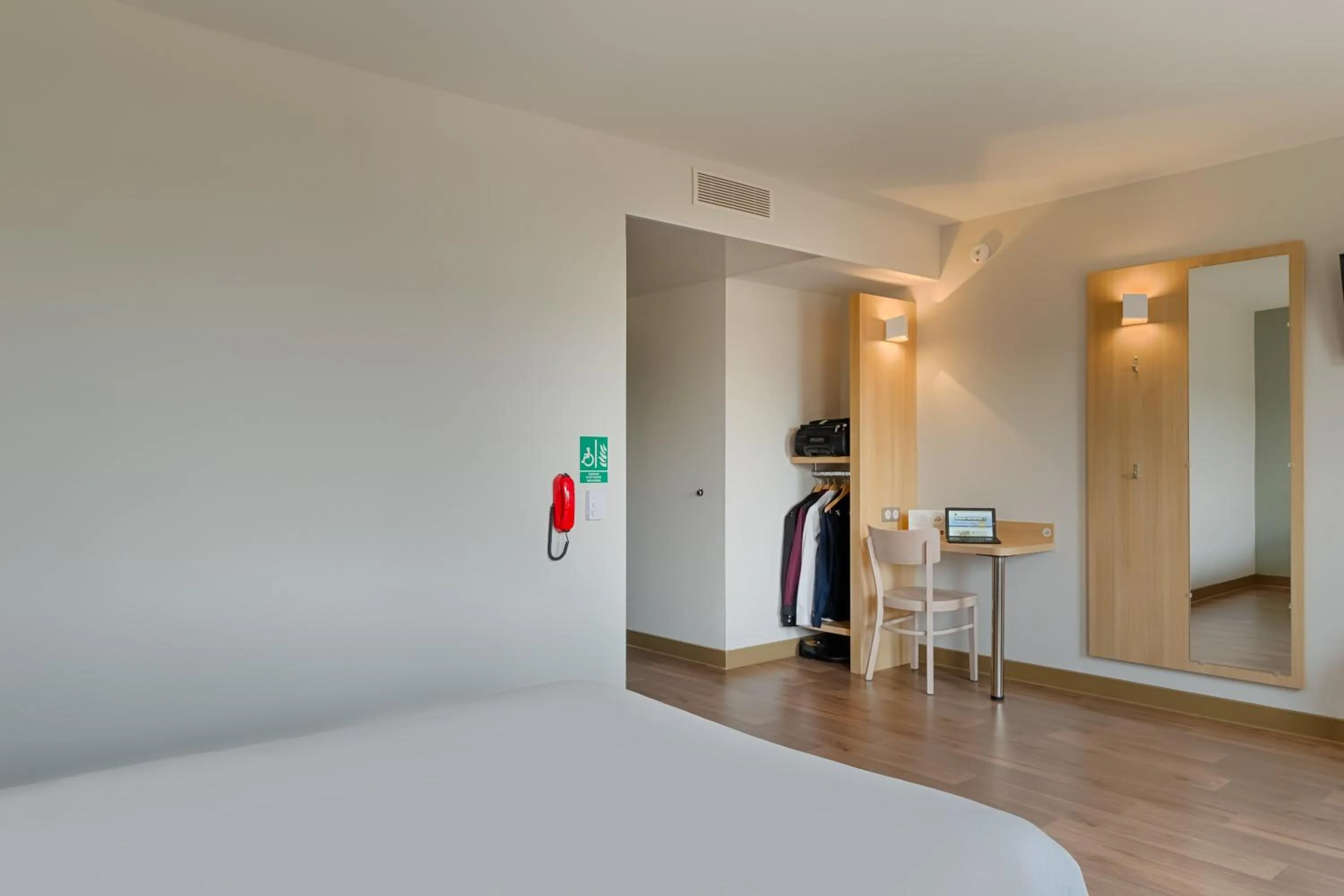 Bedroom, Bed in B&B HOTEL Marseille La Valentine St Menet