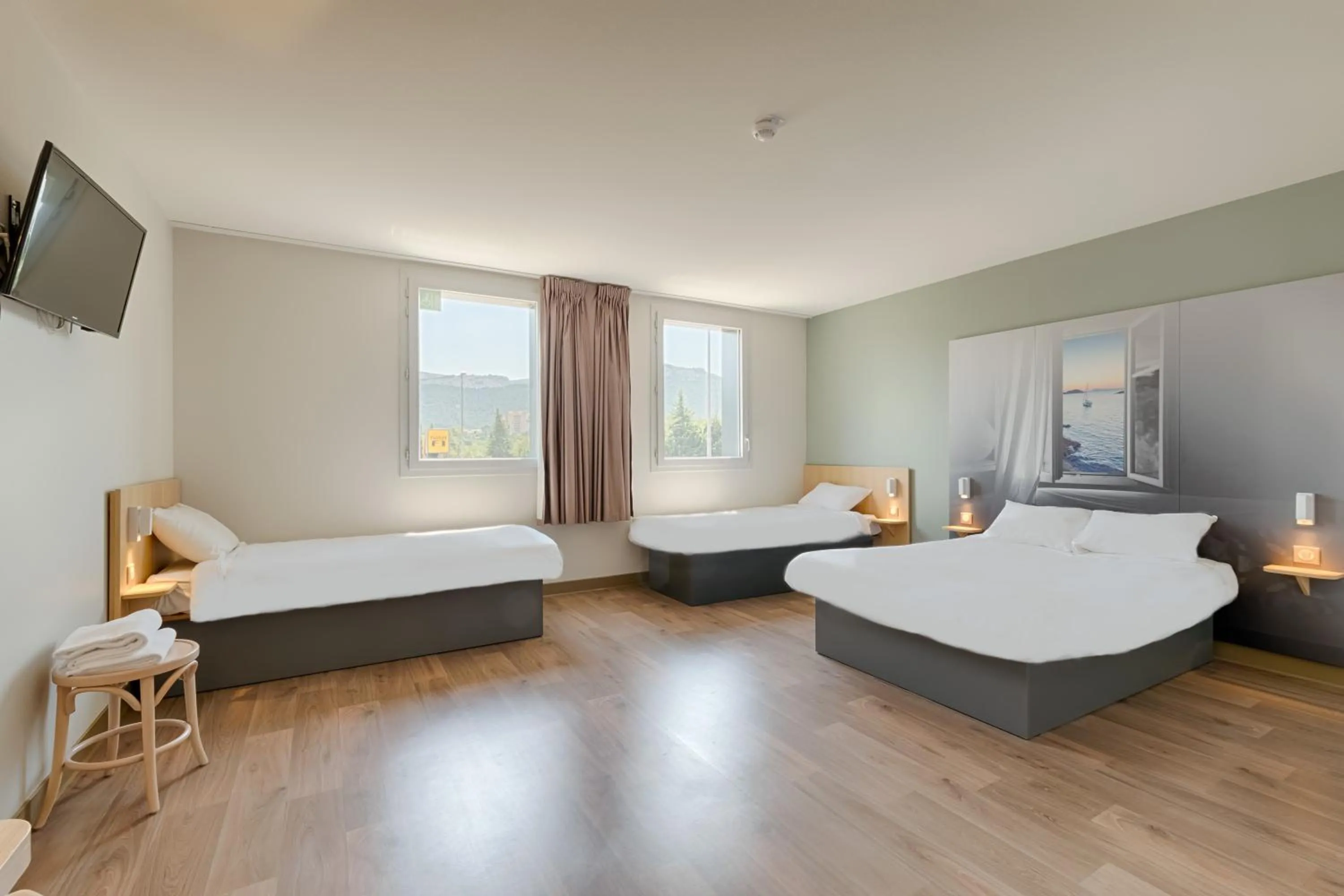 Bedroom, Bed in B&B HOTEL Marseille La Valentine St Menet