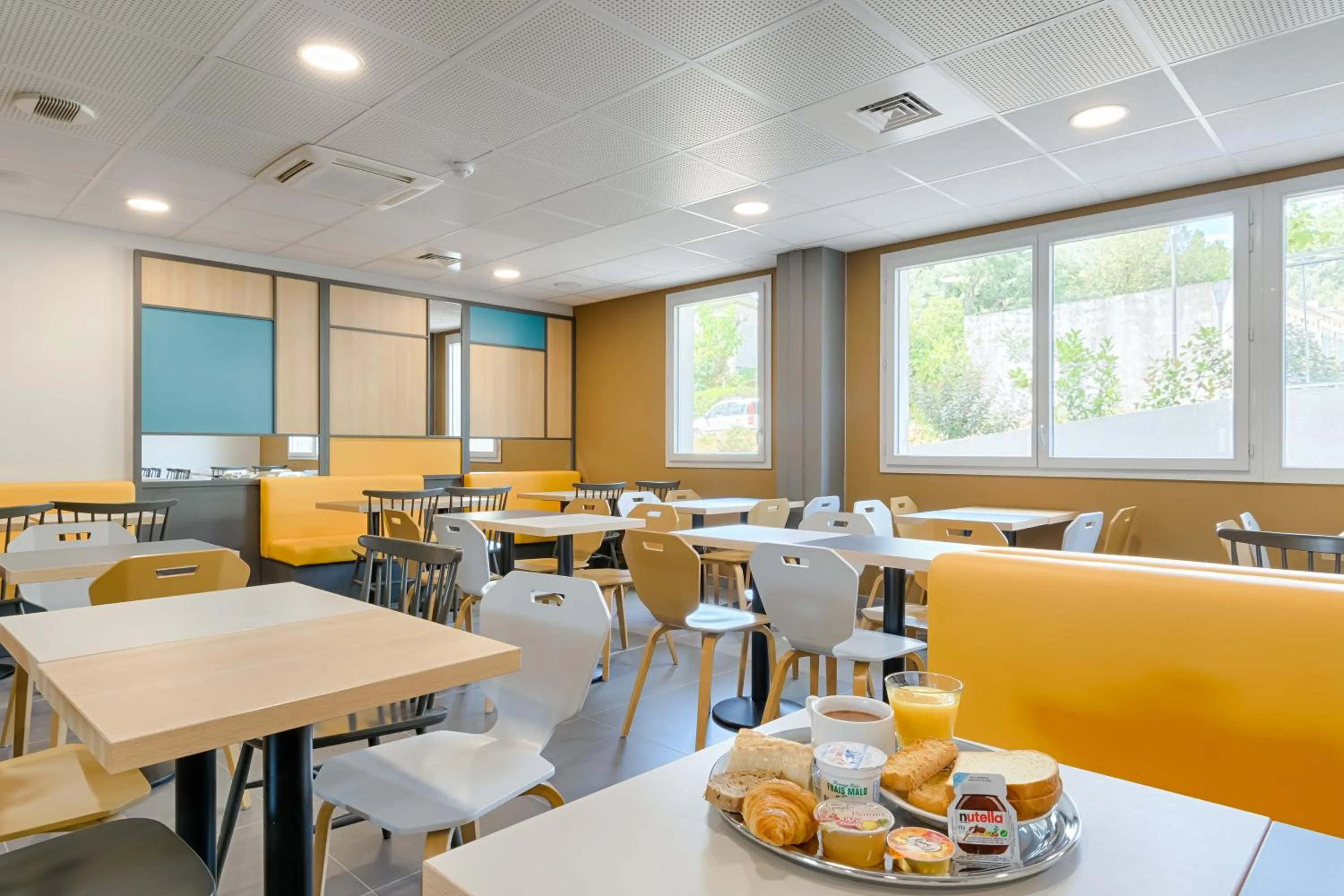 Buffet breakfast in B&B HOTEL Marseille La Valentine St Menet