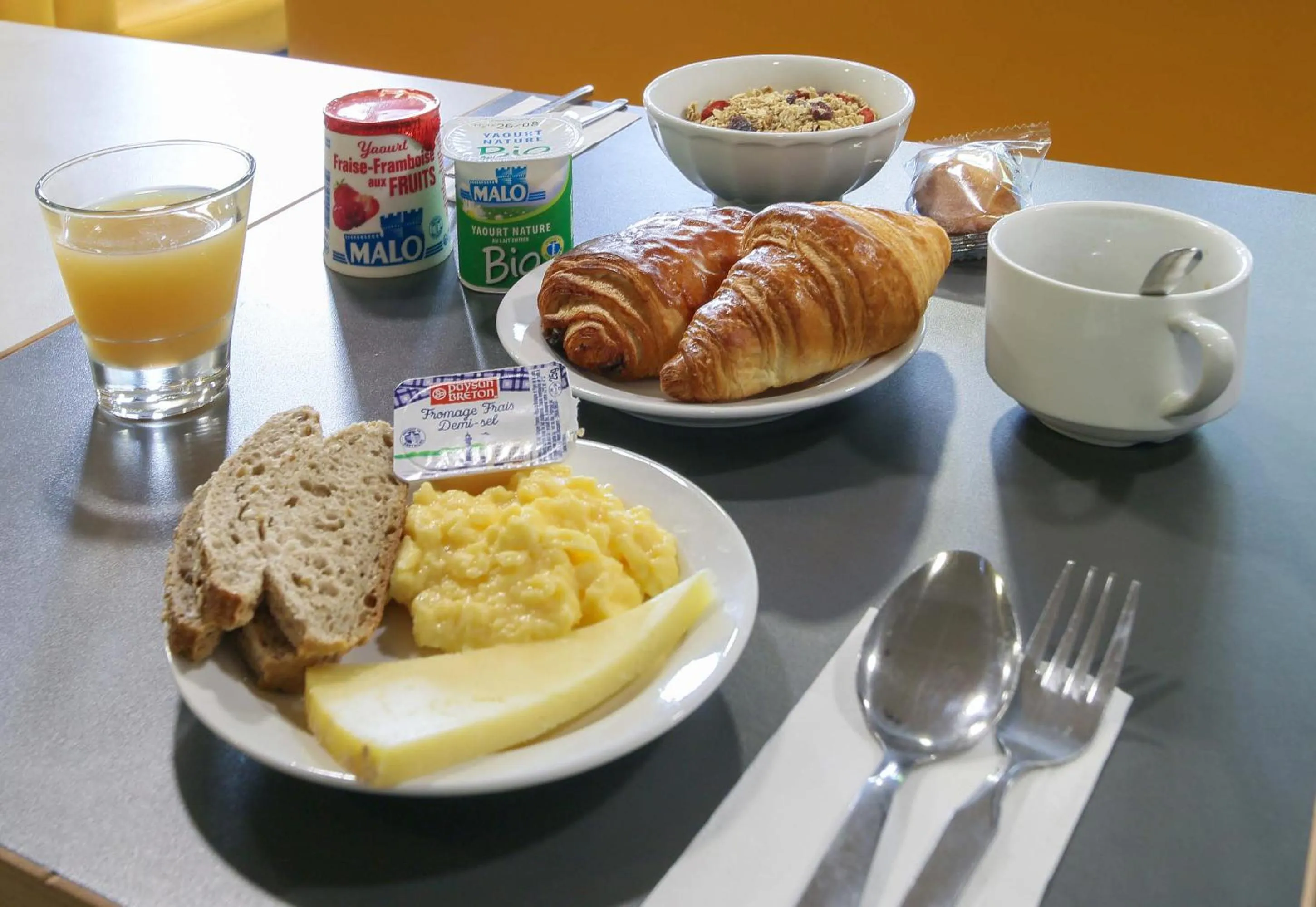 Breakfast in B&B HOTEL Marseille La Valentine St Menet