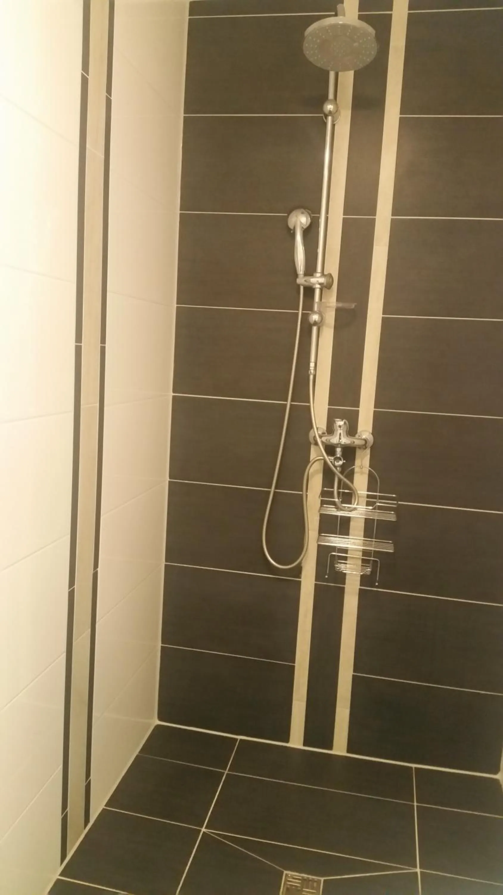 Shower in Cityhotel Ahlen Garni