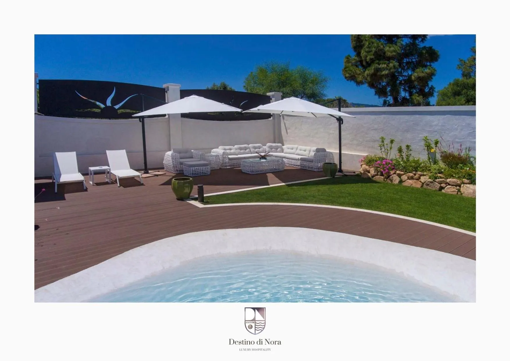 Swimming pool in Destino di Nora