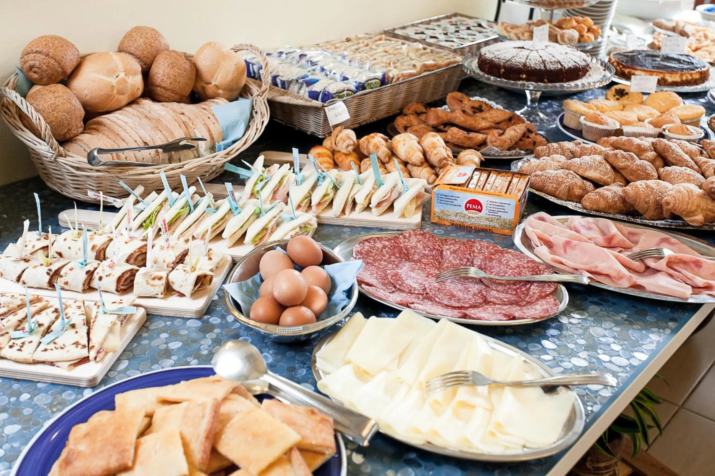 Buffet breakfast in Hotel Eugenio