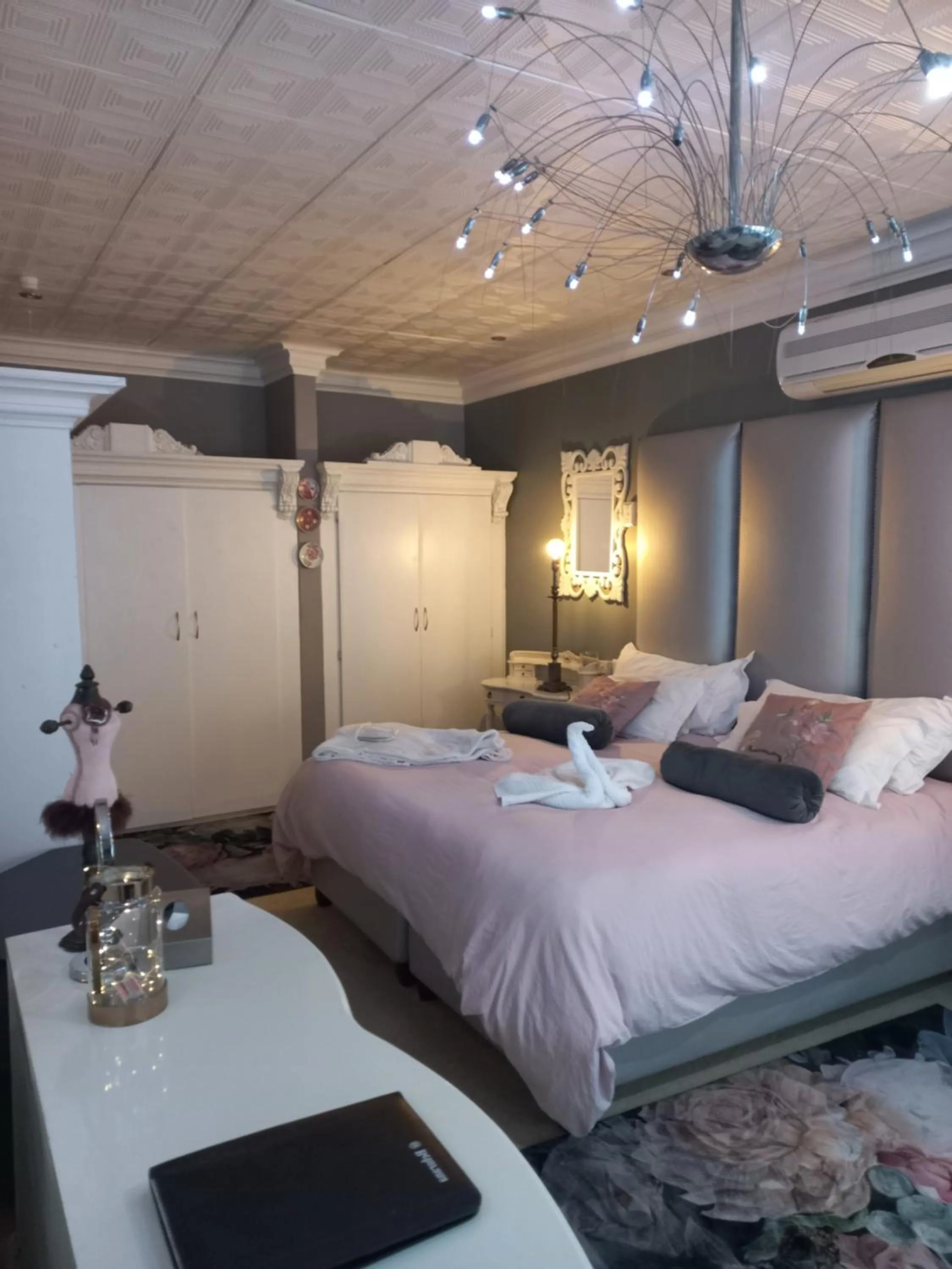 Bed in Belurana River Manor