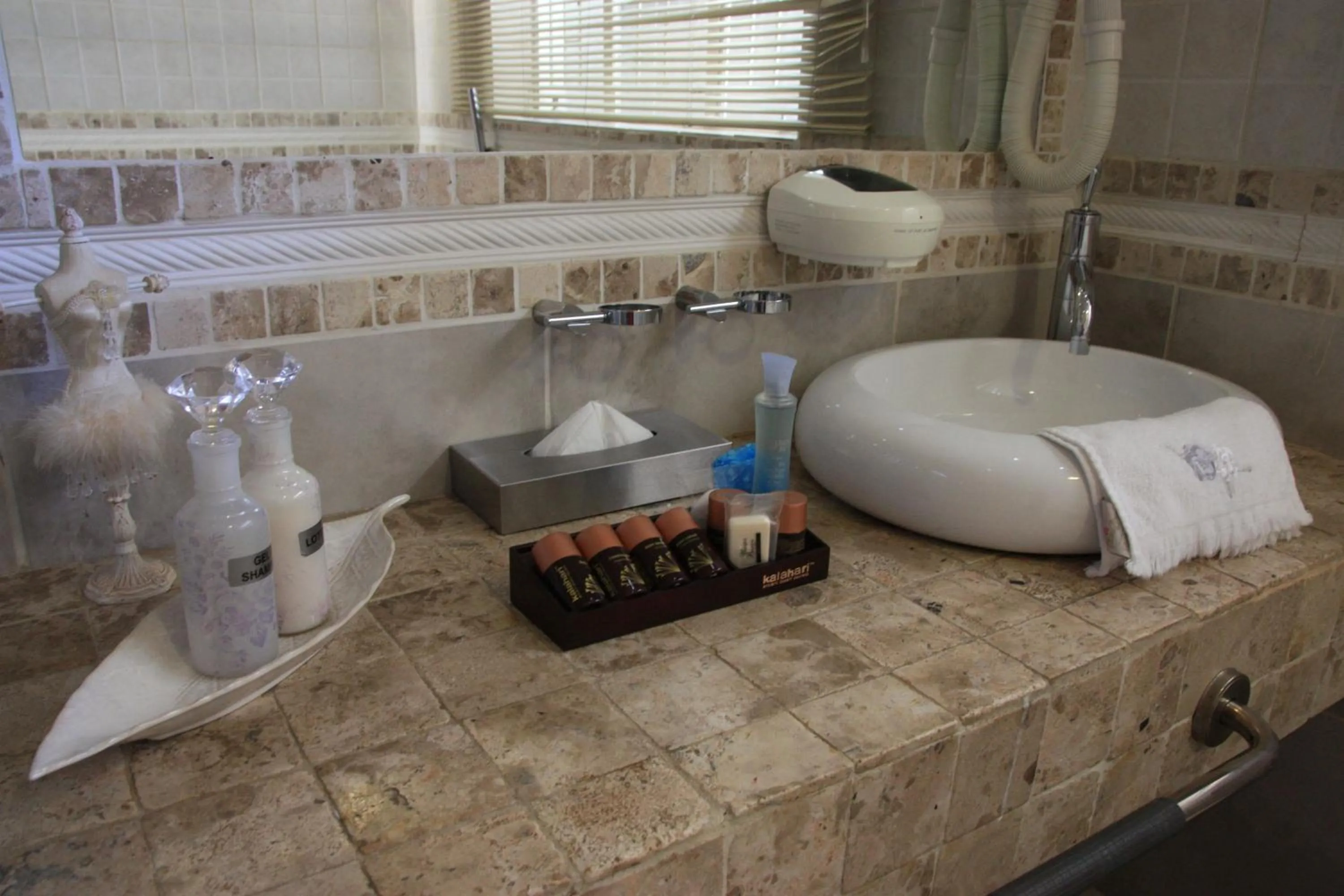 Bathroom in Belurana River Manor