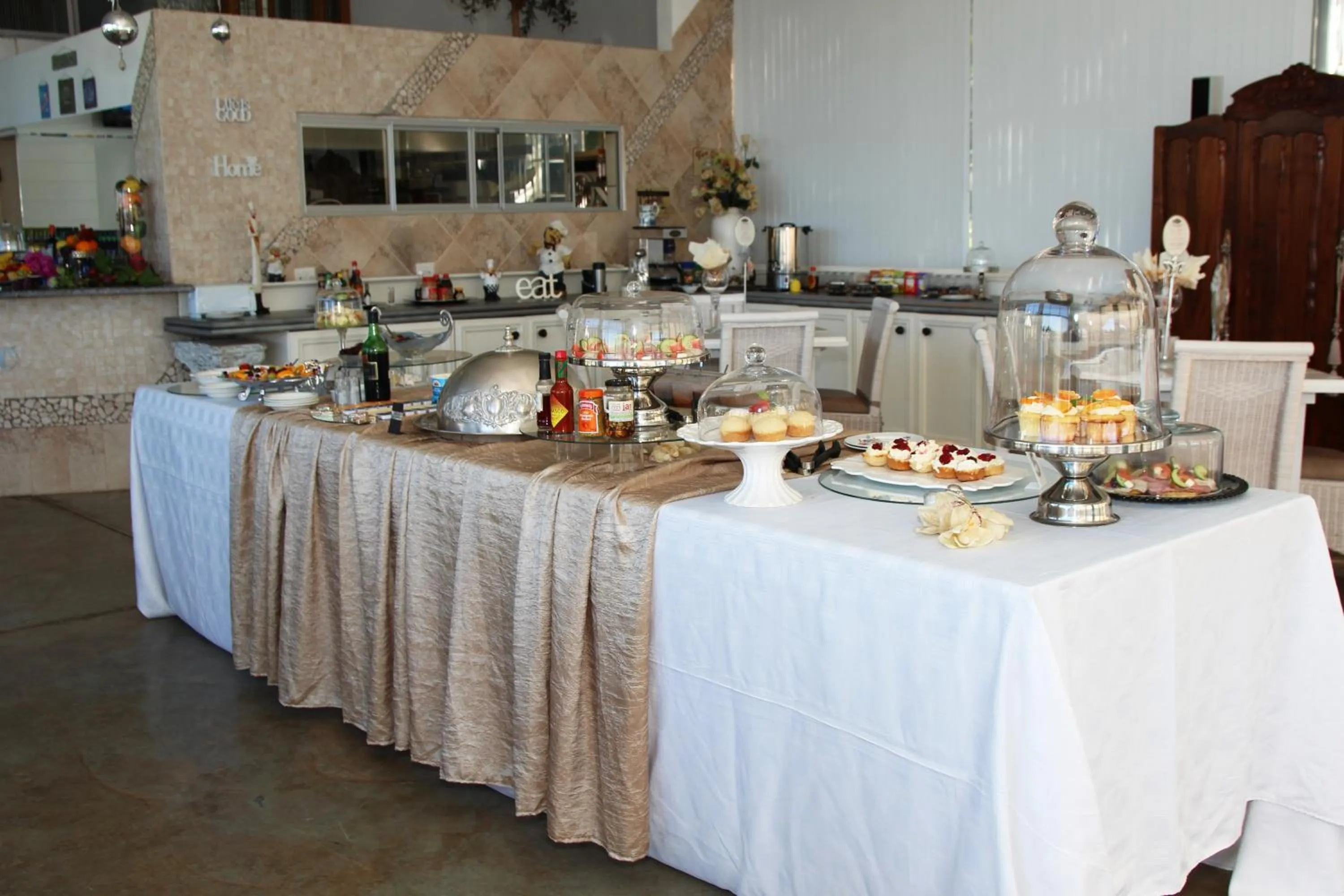 Dining area in Belurana River Manor