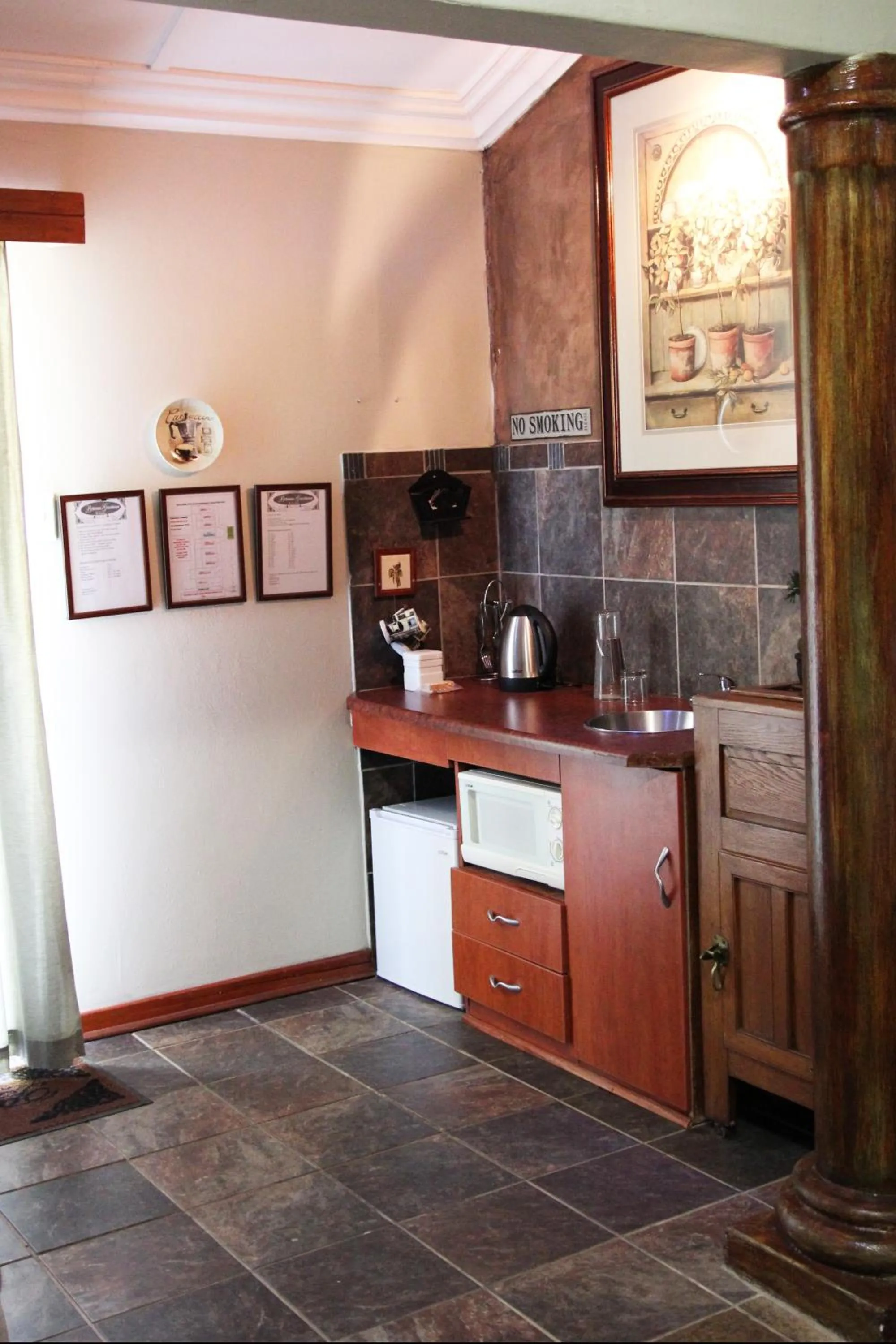 Coffee/tea facilities in Belurana River Manor