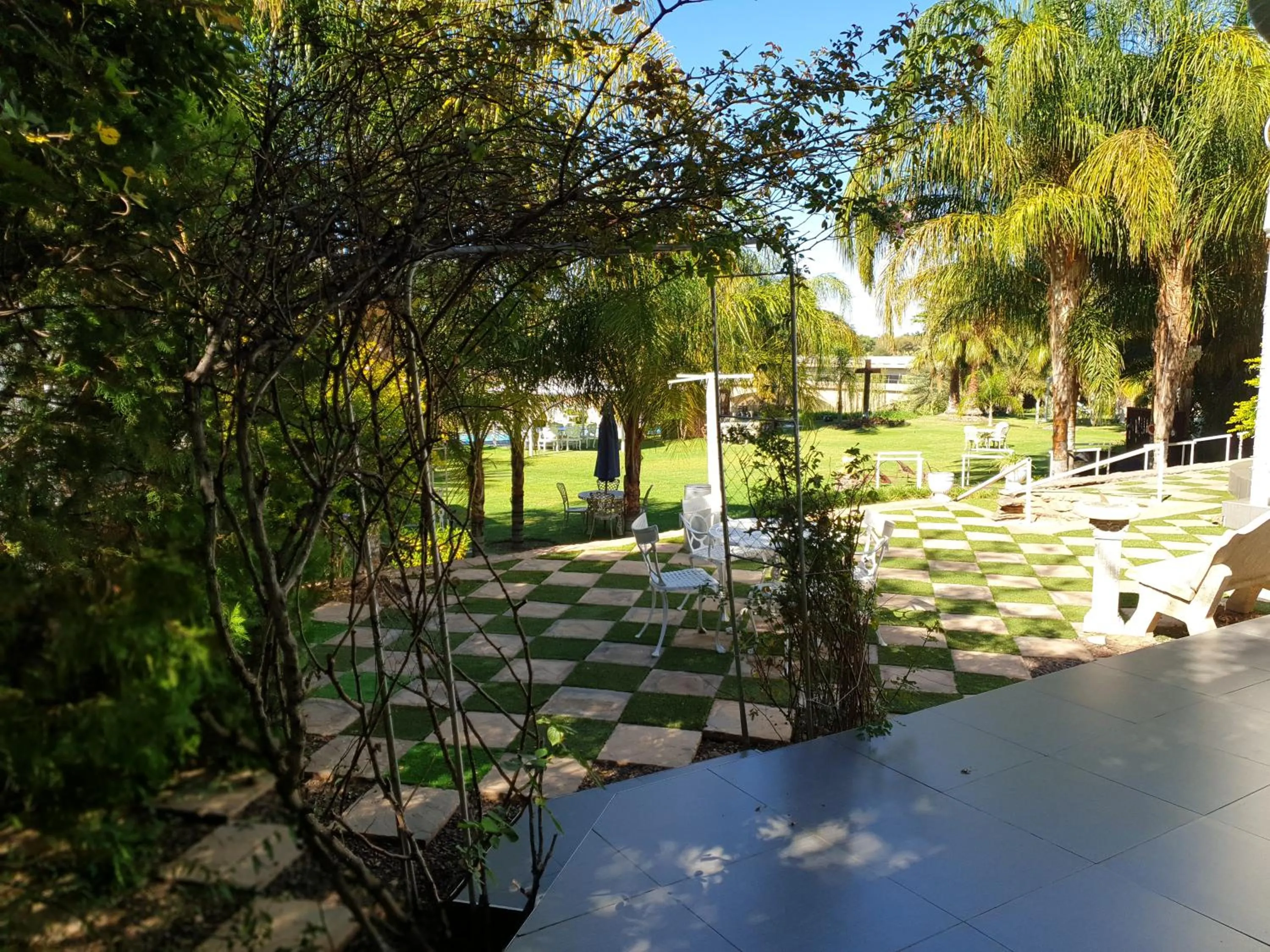 Garden in Belurana River Manor