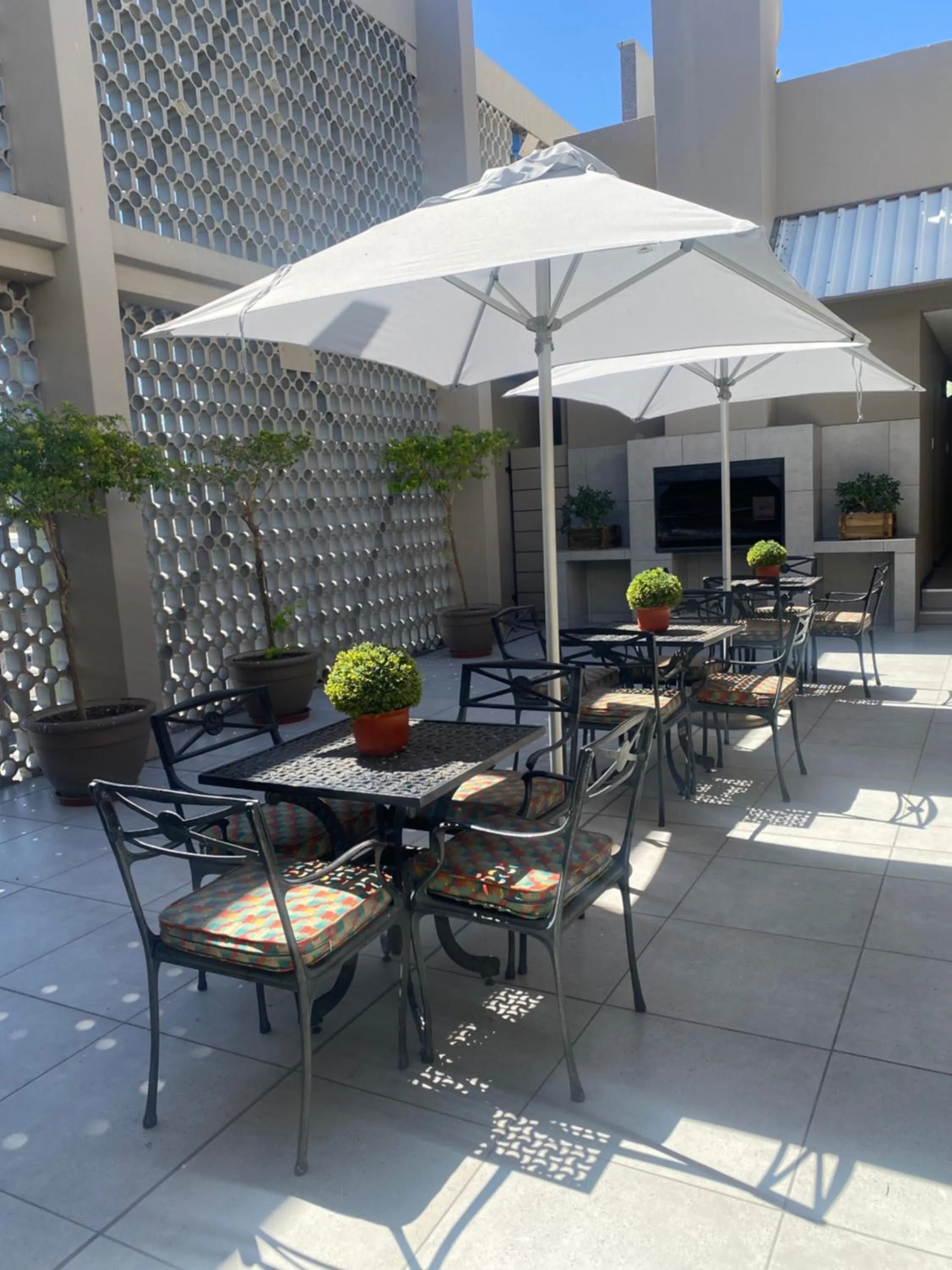 Patio in River City Inn
