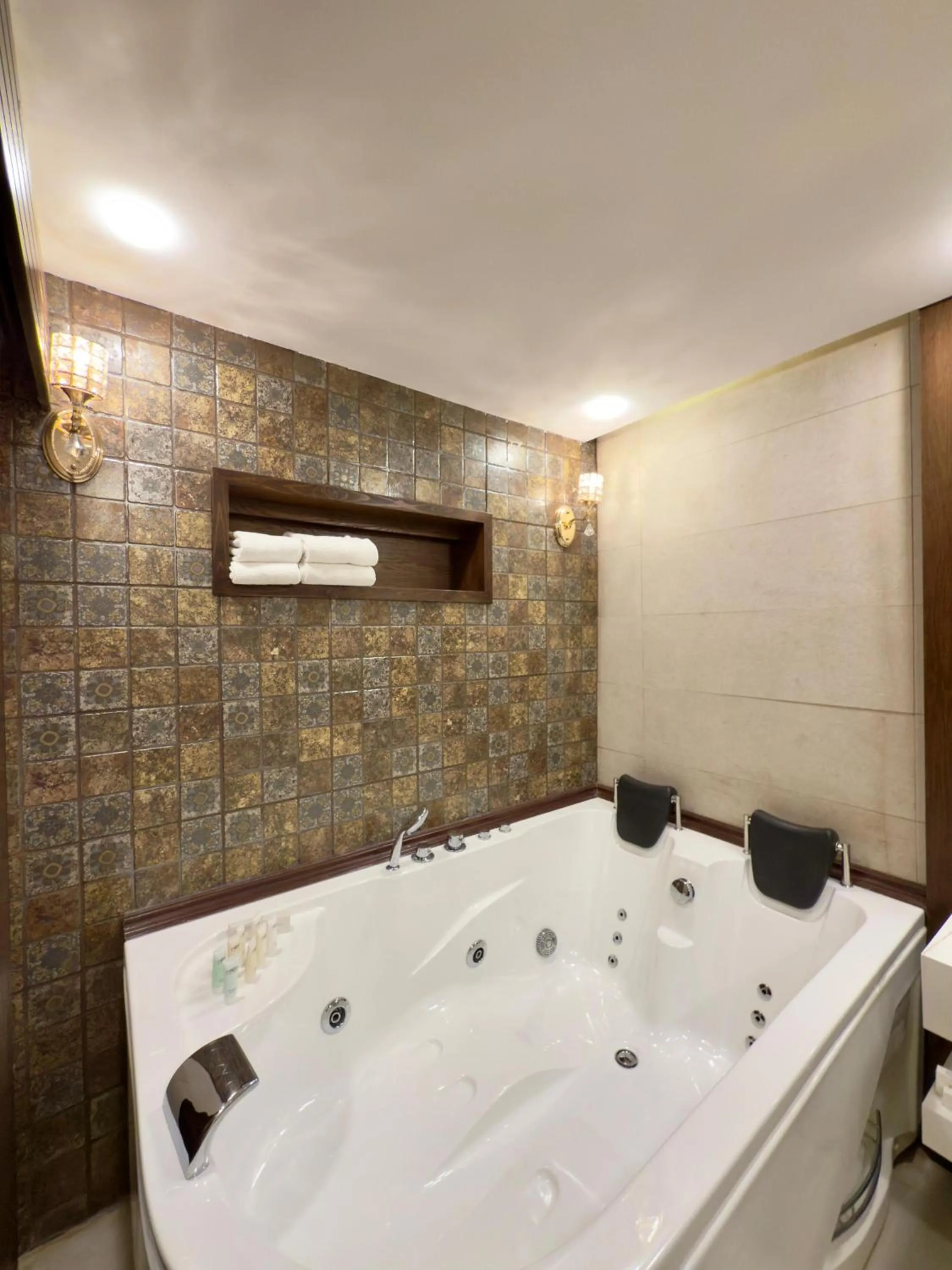 Hot Tub in Hayat Zaman Hotel And Resort Petra