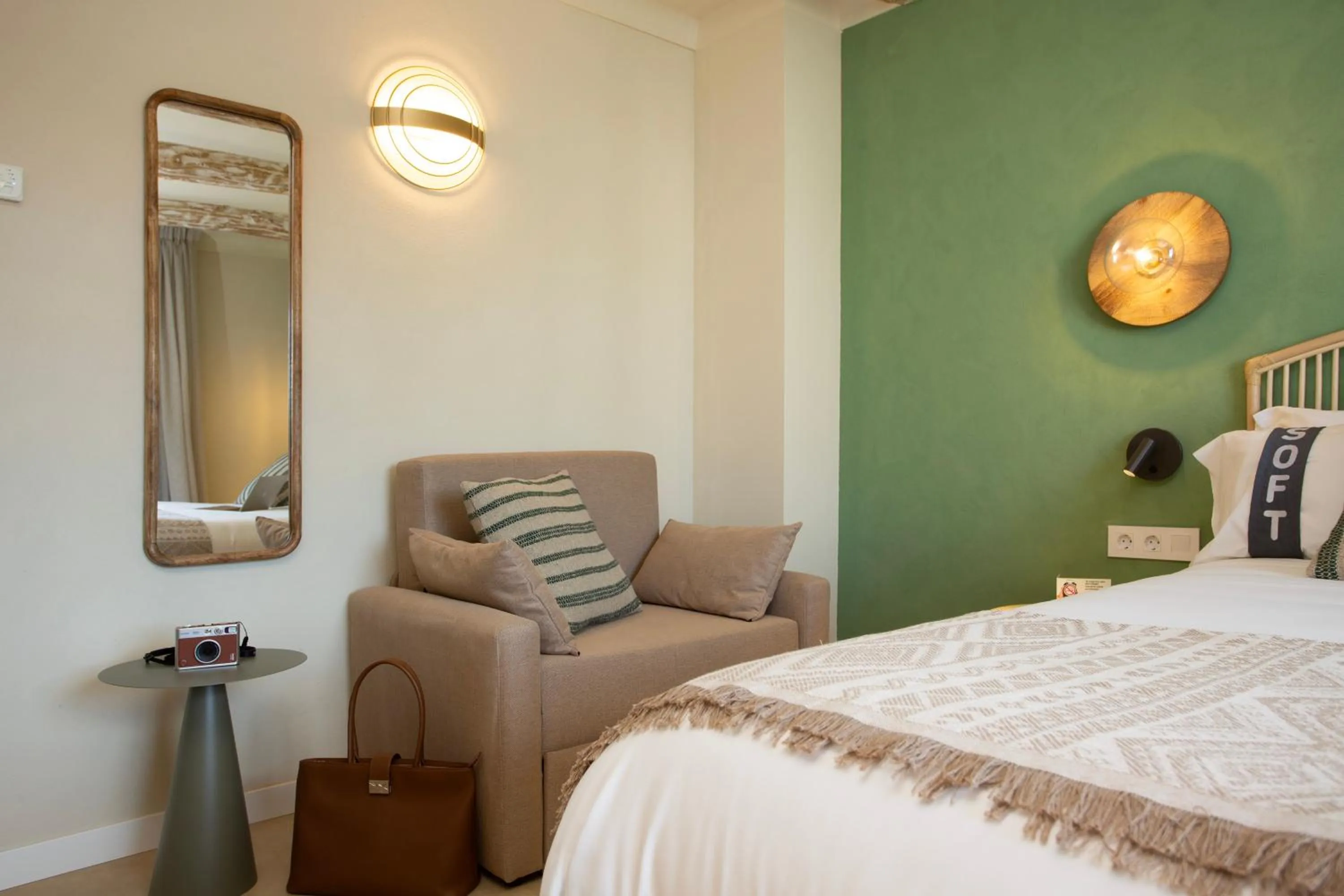 Photo of the whole room, Bed in Casual Bahía Ibiza