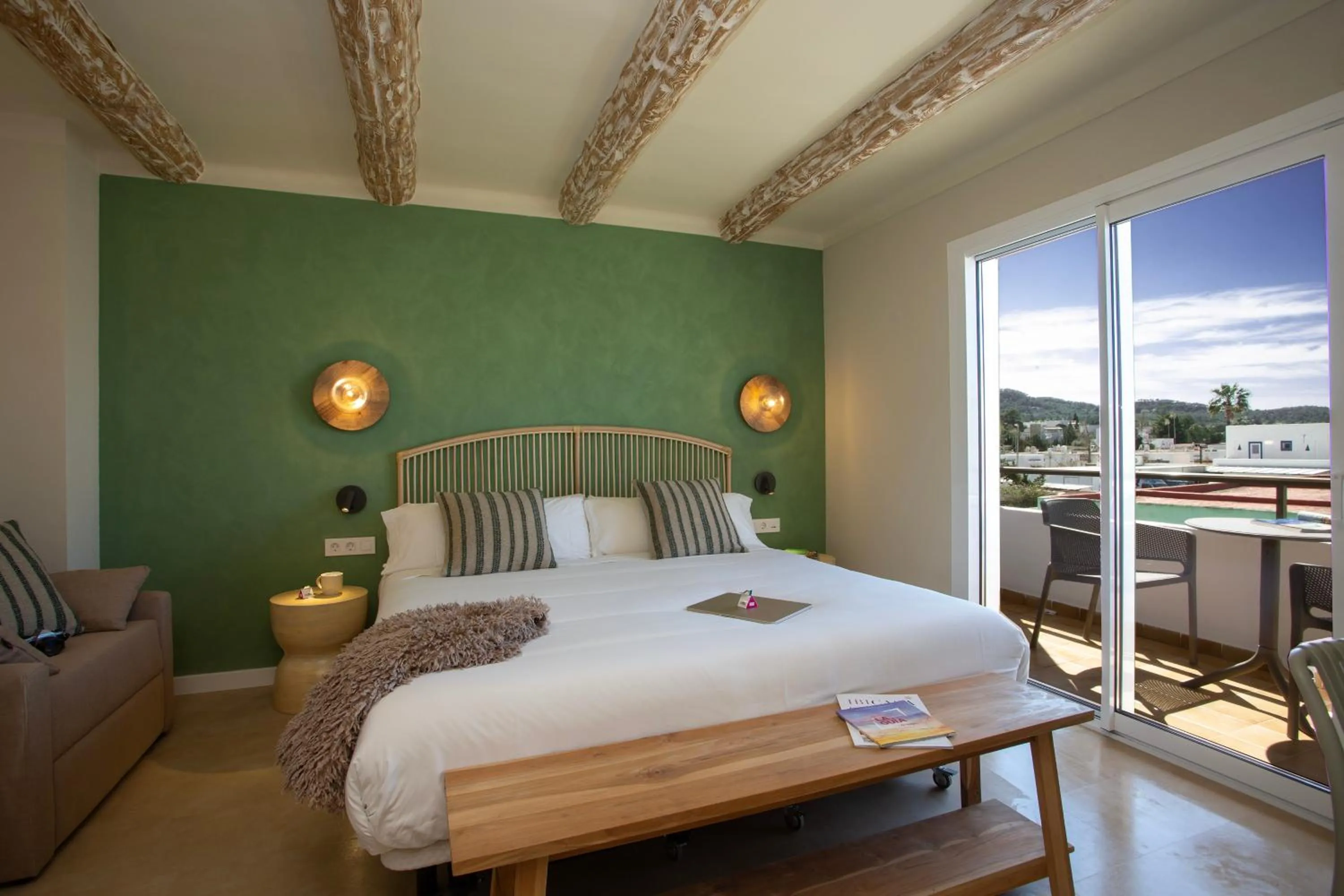 Photo of the whole room, Bed in Casual Bahía Ibiza