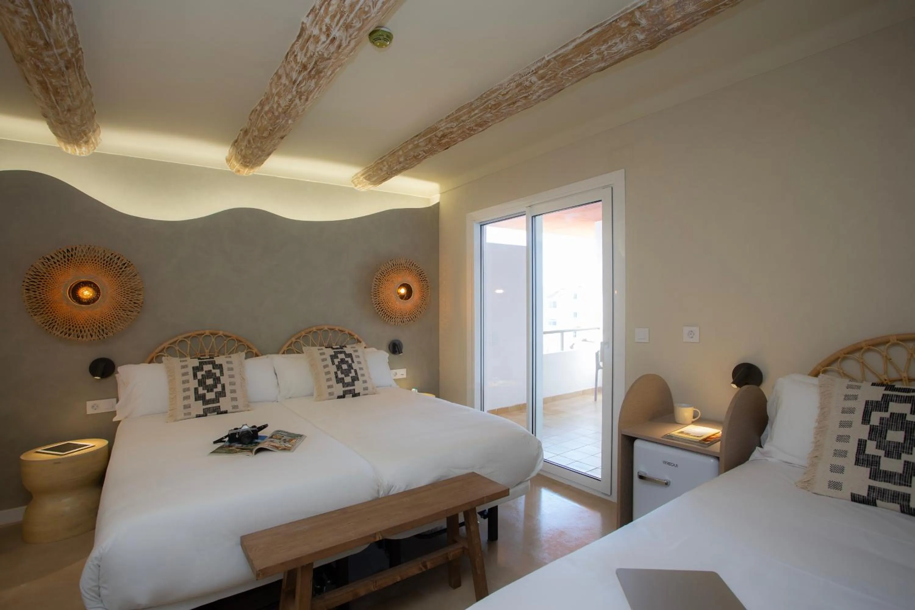 Photo of the whole room, Bed in Casual Bahía Ibiza