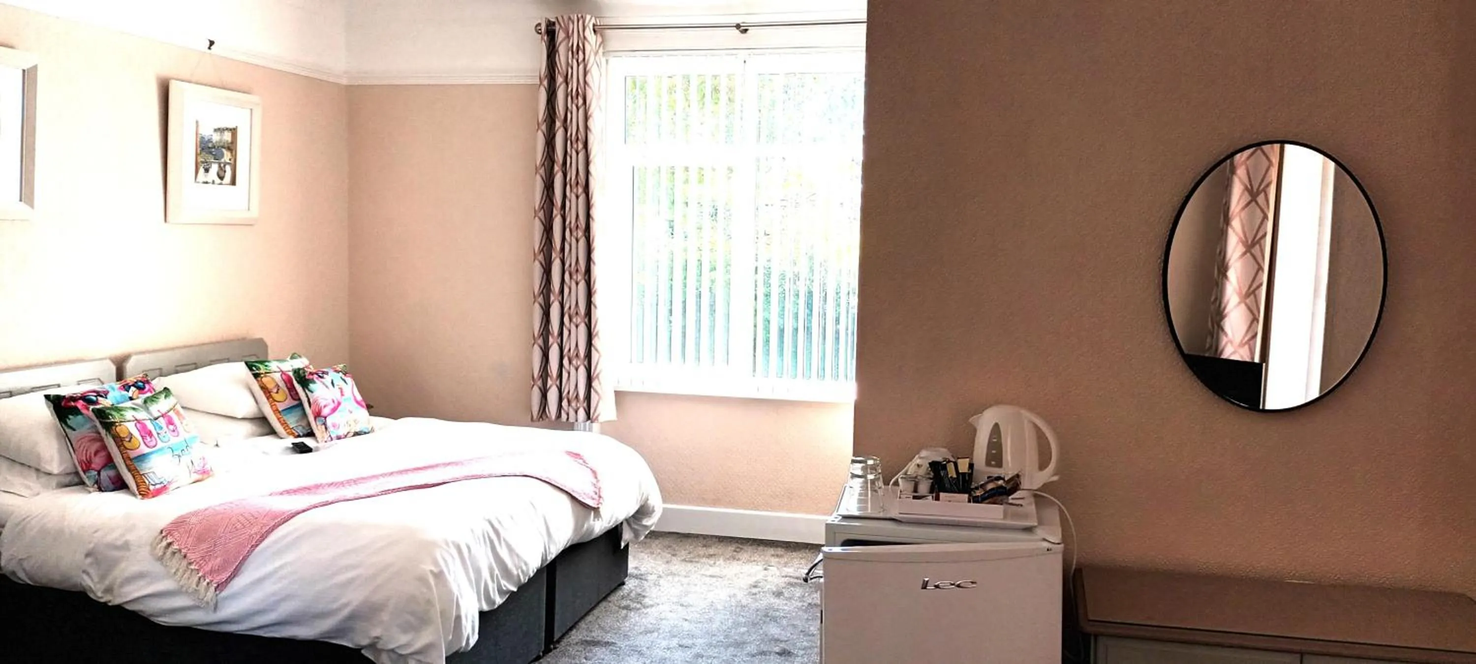 Bedroom, Bed in The Rosscourt