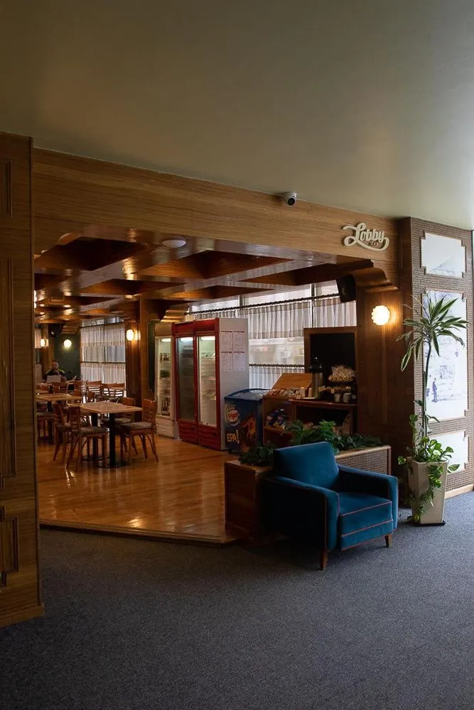 Seating area in Comodoro Hotel