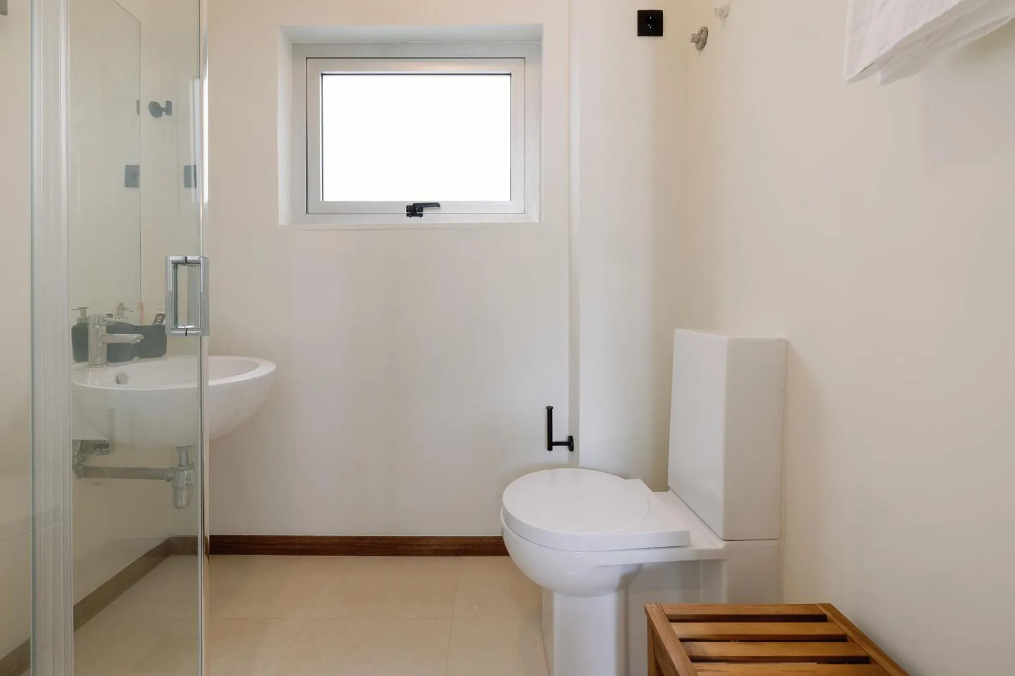 Bathroom in Cosme Apartments by Olala Homes