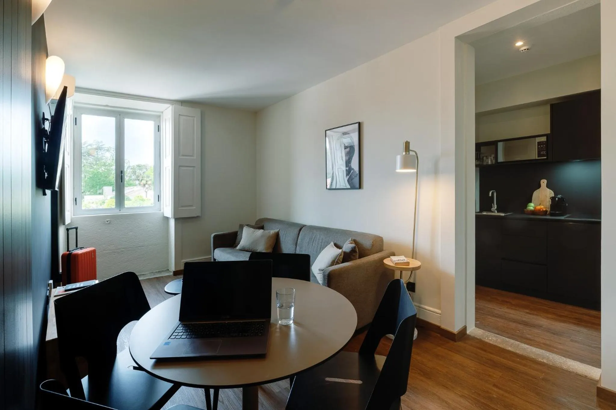 Living room in Cosme Apartments by Olala Homes