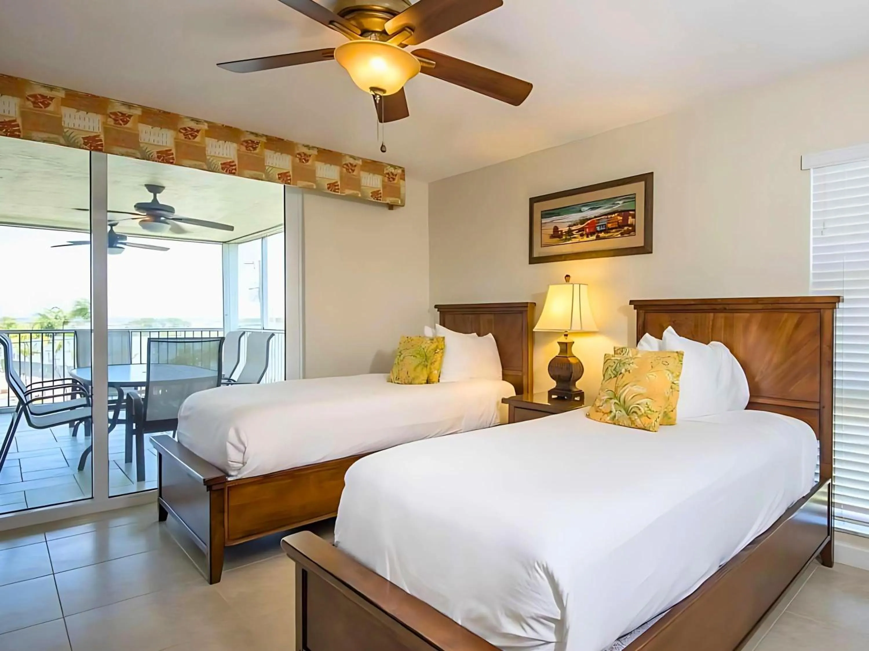 Photo of the whole room, Bed in Hawks Cay Resort