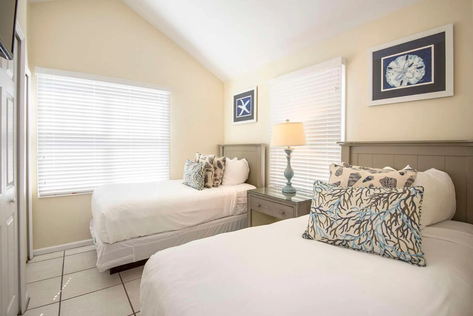 Bedroom, Bed in Hawks Cay Resort