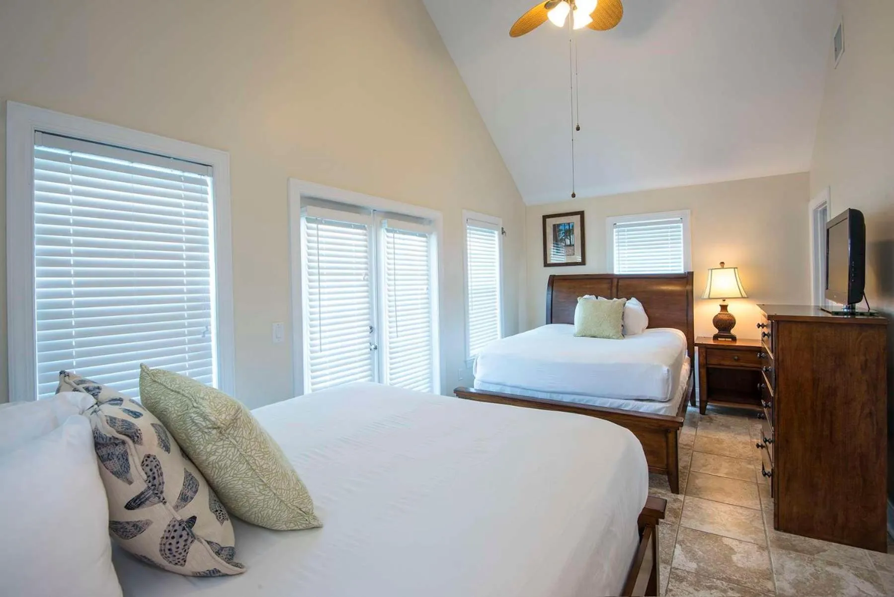 Photo of the whole room, Bed in Hawks Cay Resort
