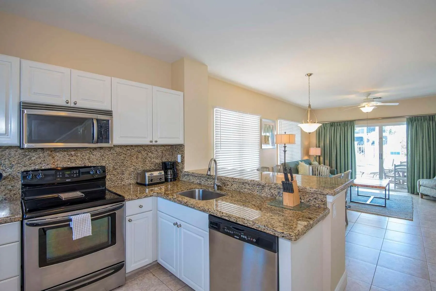 Kitchen or kitchenette in Hawks Cay Resort