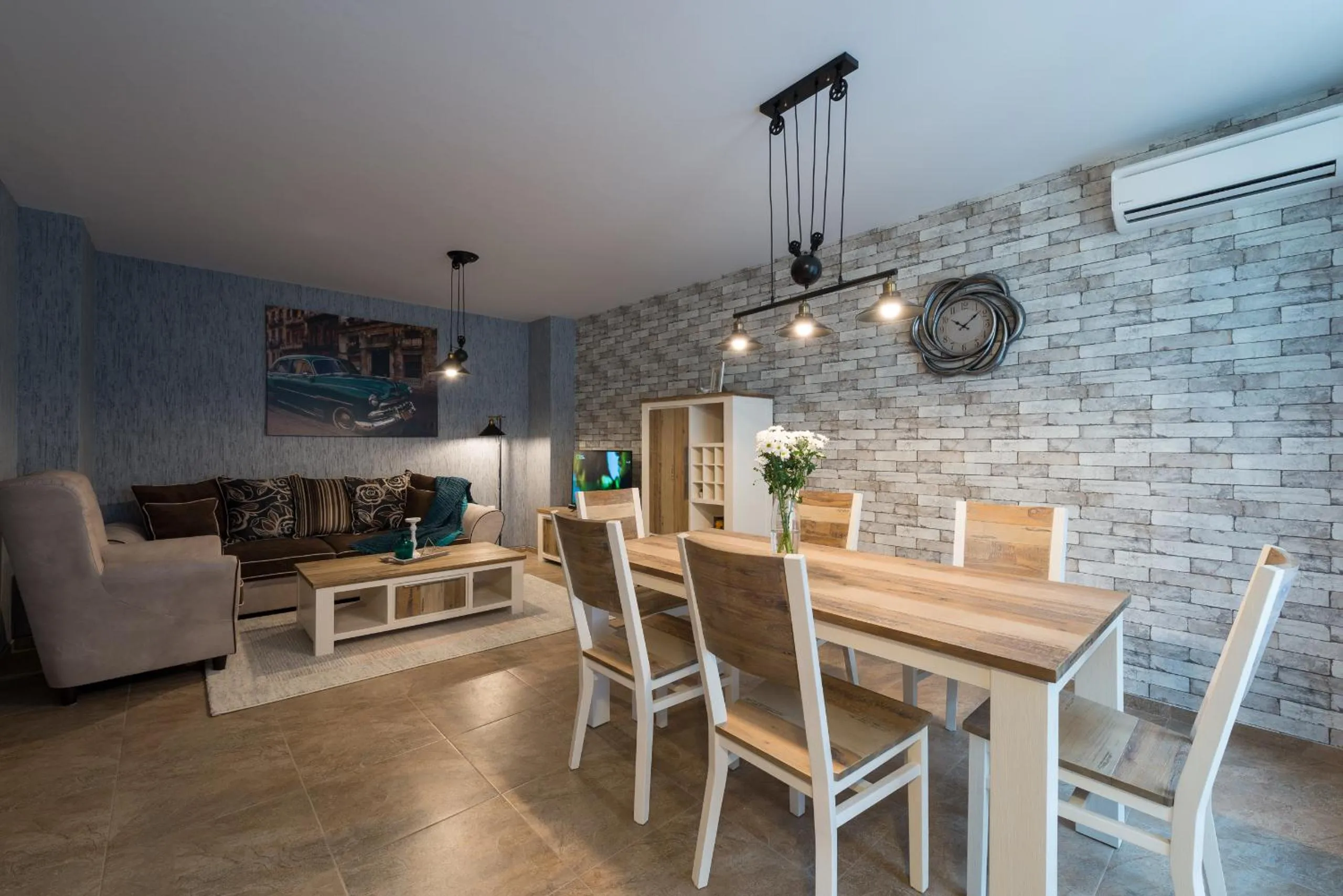 Dining area in Grand Vitosha Apartments