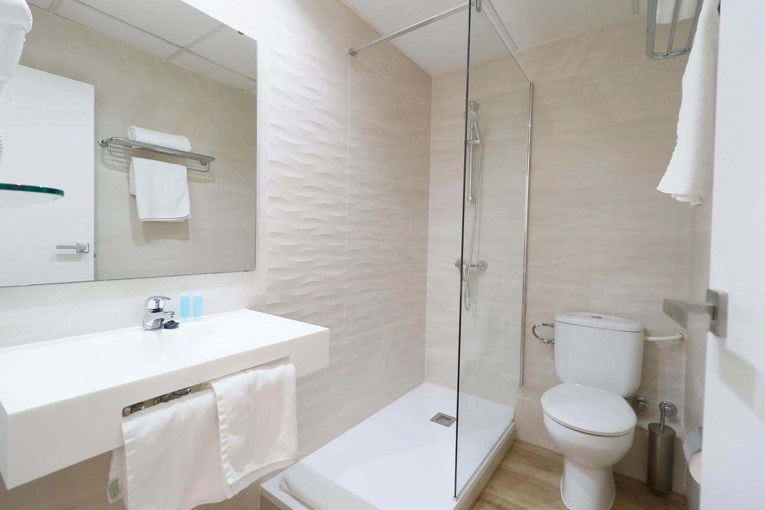 Shower in Hotel Gabarda