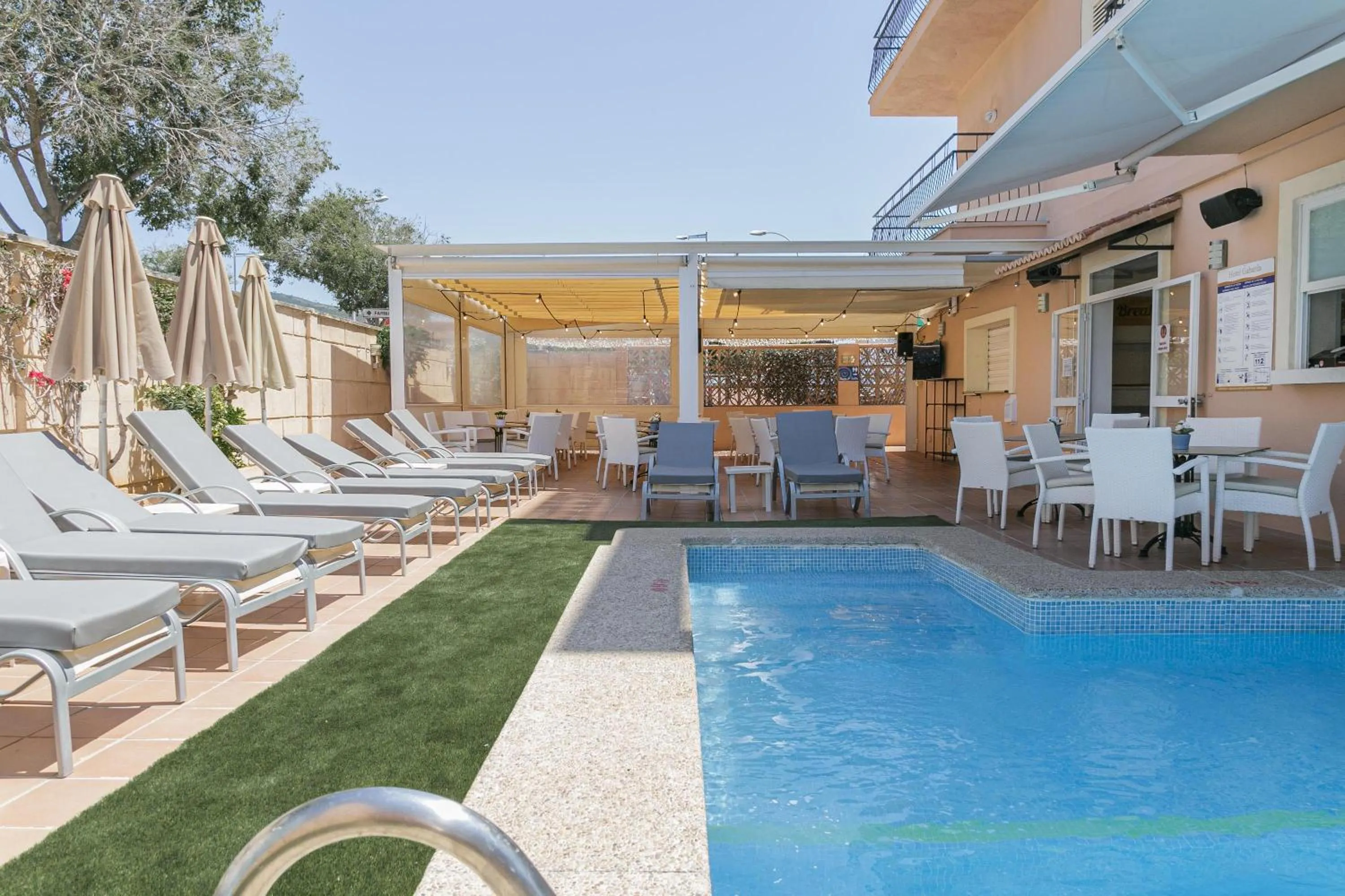 Swimming pool in Hotel Gabarda