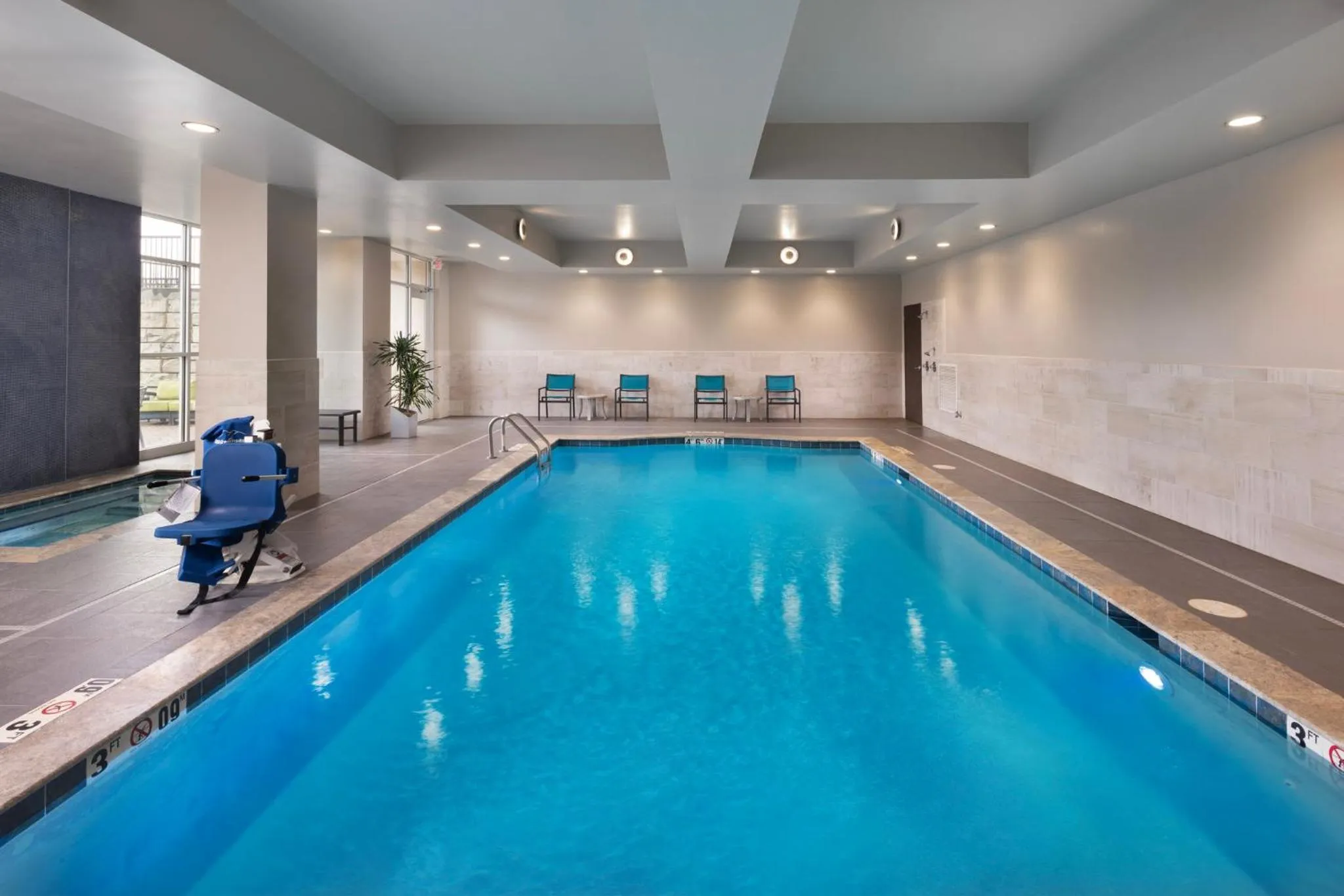 Swimming pool in Holiday Inn & Suites Arden - Asheville Airport by IHG