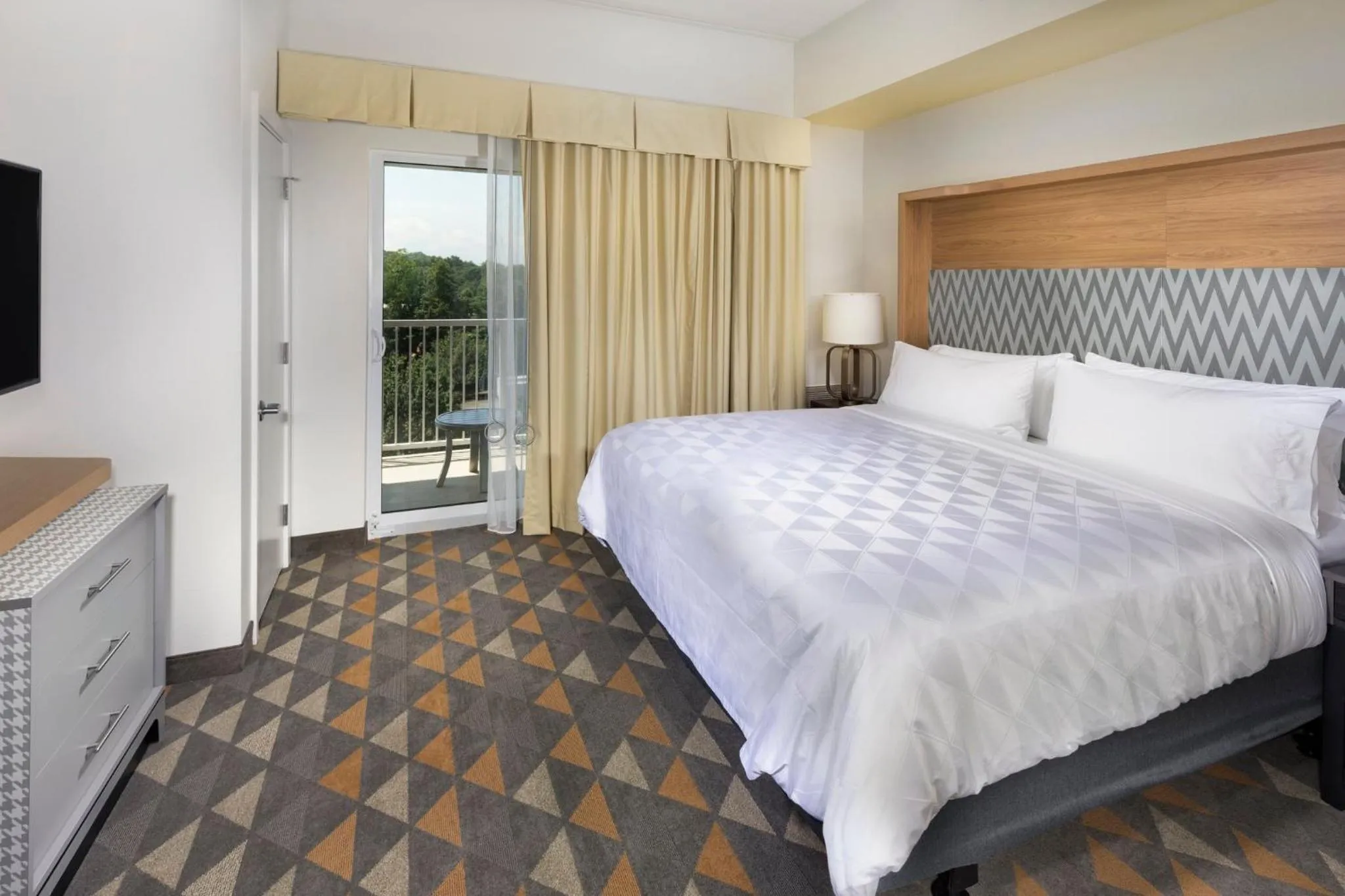 Bedroom, Bed in Holiday Inn & Suites Arden - Asheville Airport by IHG