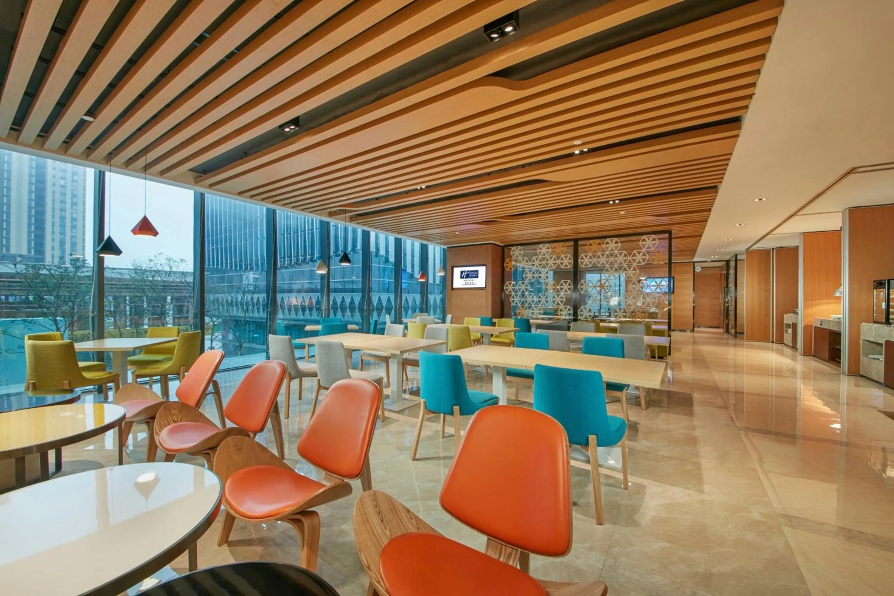 Restaurant/places to eat in Holiday Inn Express Fuzhou Downtown by IHG