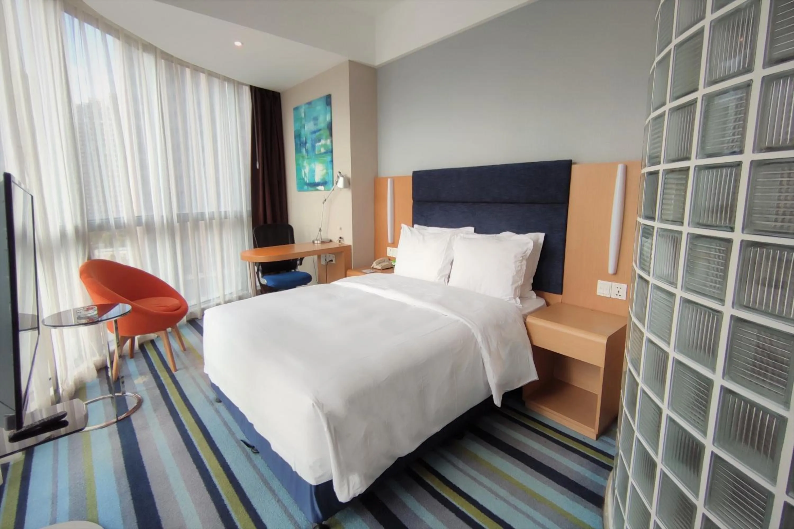 Photo of the whole room in Holiday Inn Express Fuzhou Downtown by IHG