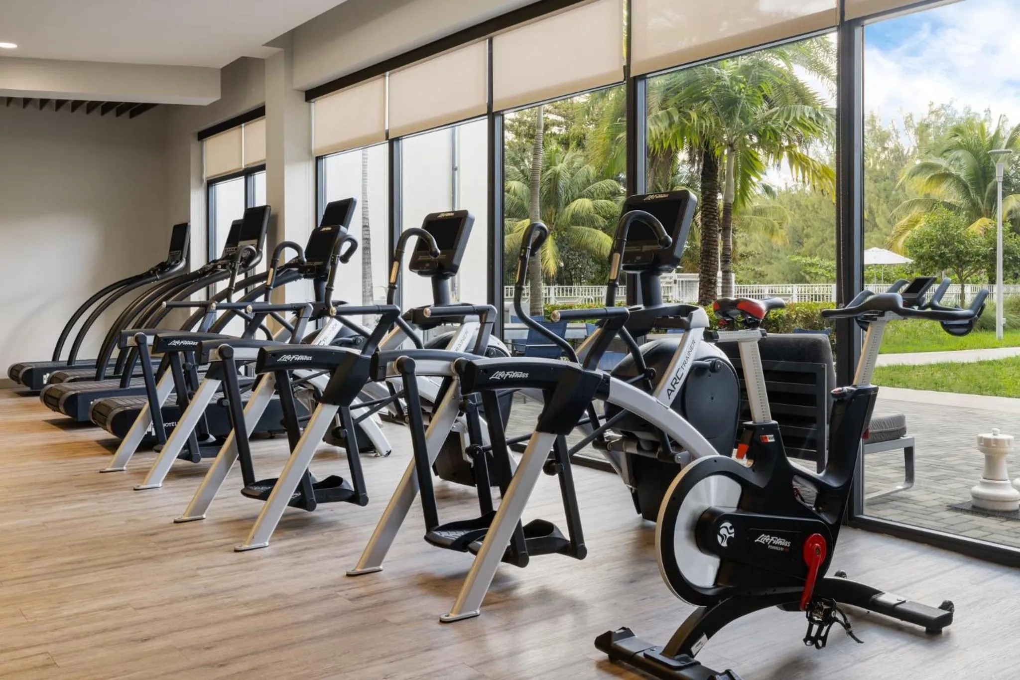 Fitness centre/facilities in EVEN Hotel Miami - Airport by IHG