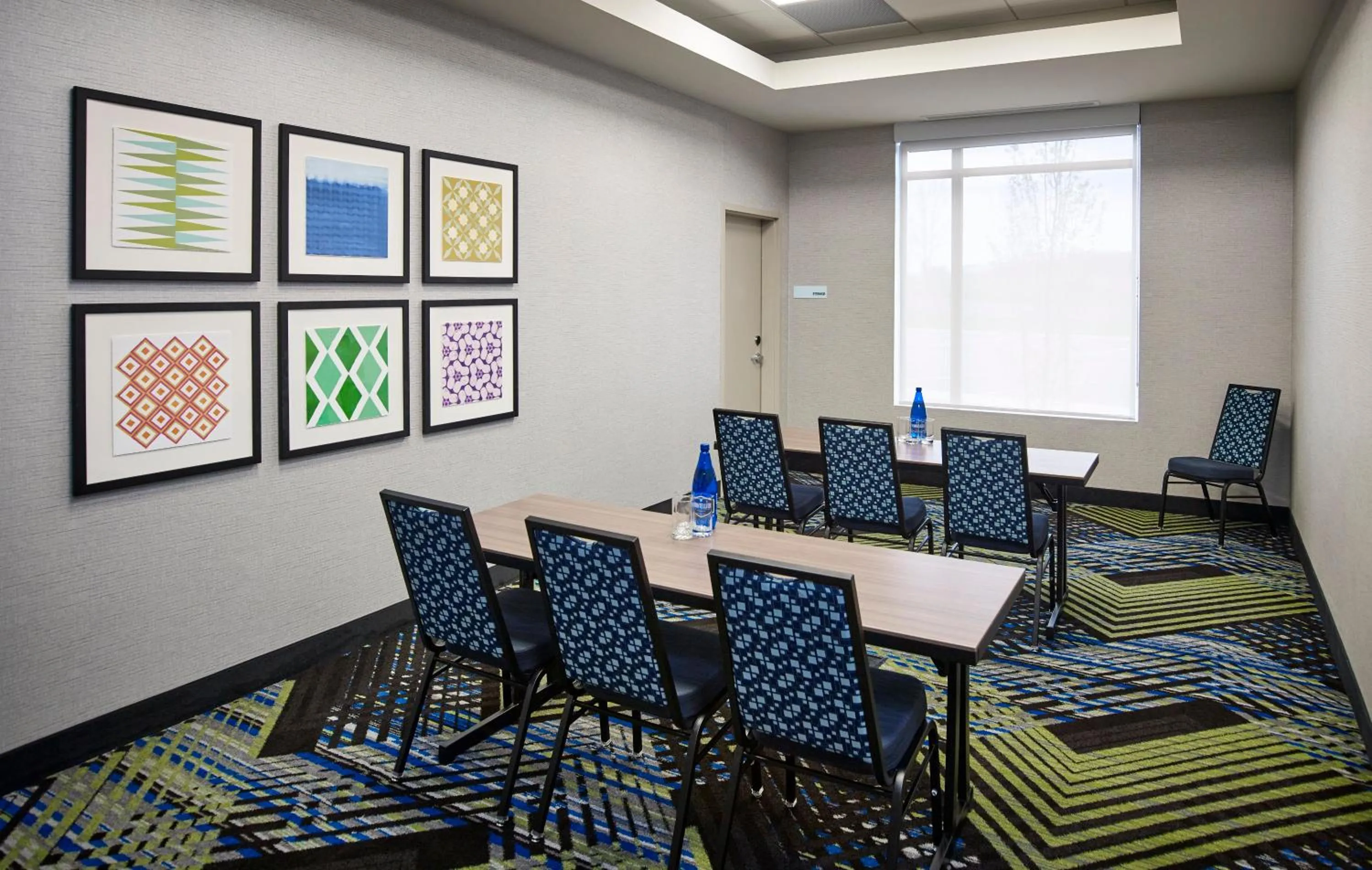 Meeting/conference room in Holiday Inn Express Niagara-On-The-Lake by IHG
