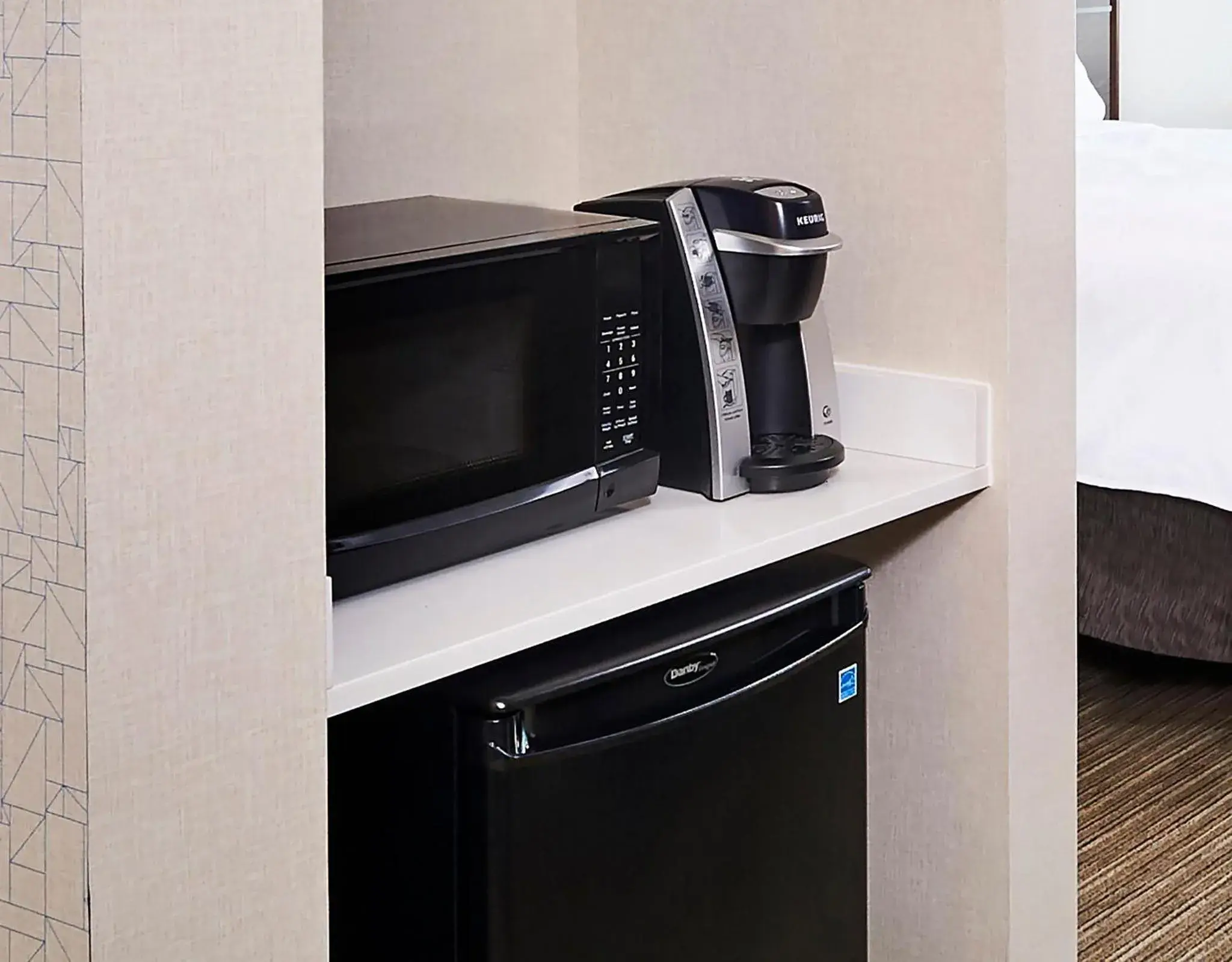 Standard King Room in Holiday Inn Express Niagara-On-The-Lake by IHG Standard King Room in Holiday Inn Express Niagara-On-The-Lake by IHG