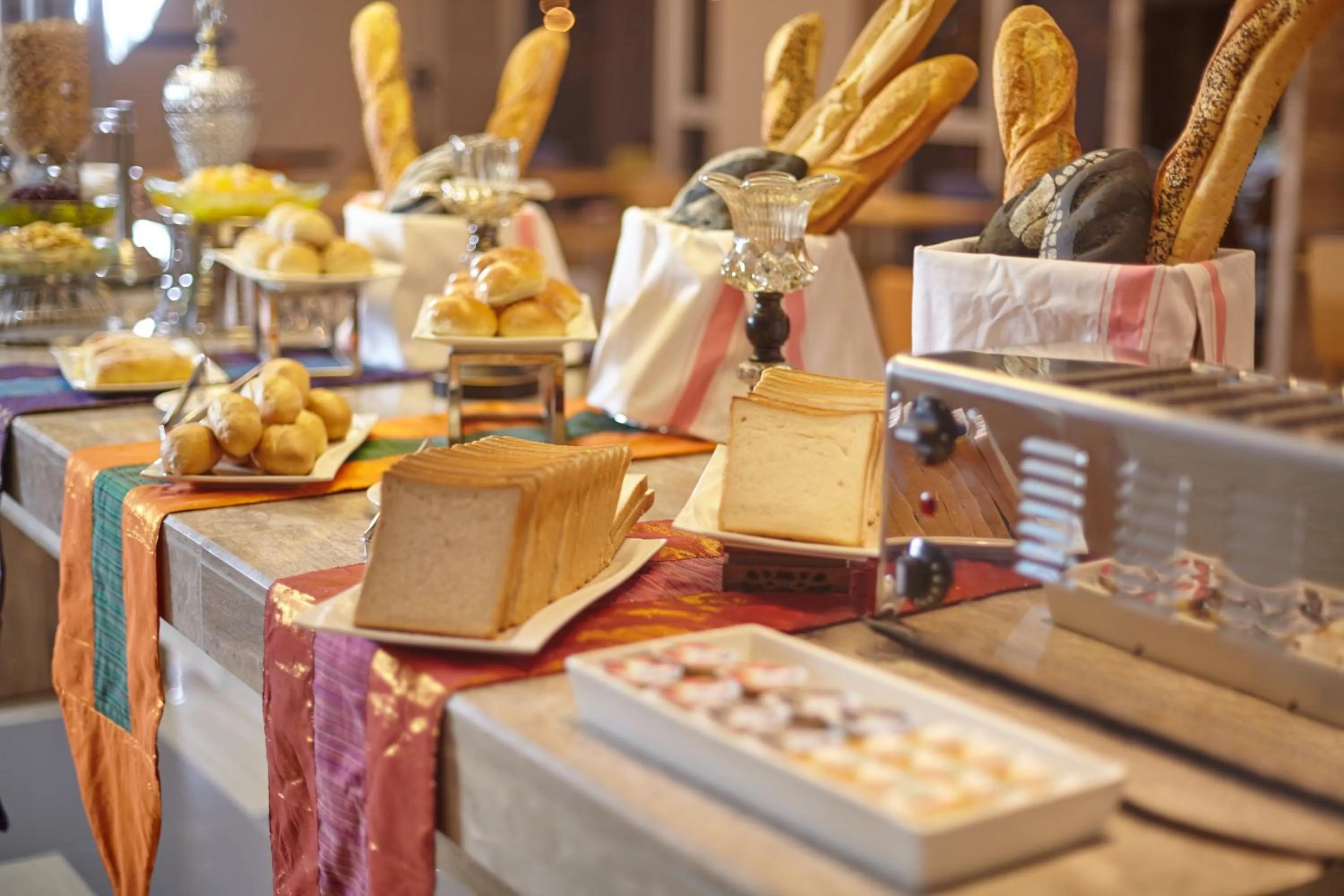 Restaurant/places to eat in Holiday Inn Express Hangzhou Gongshu by IHG