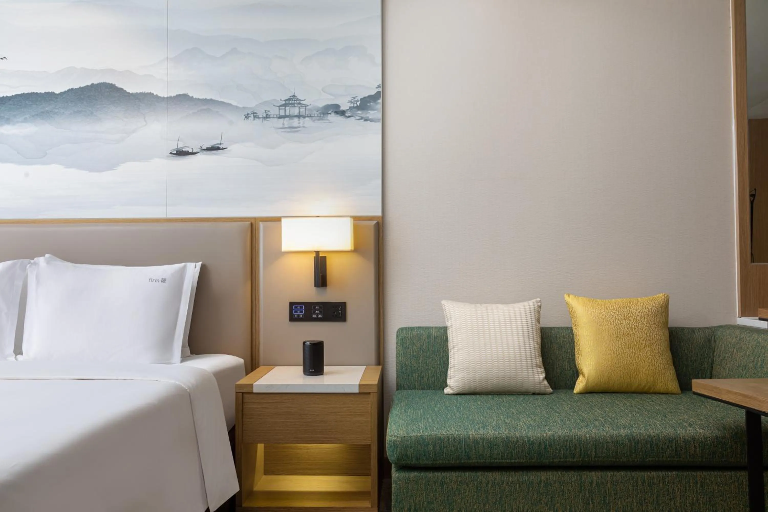 Bed in Holiday Inn Hangzhou Gongshu by IHG