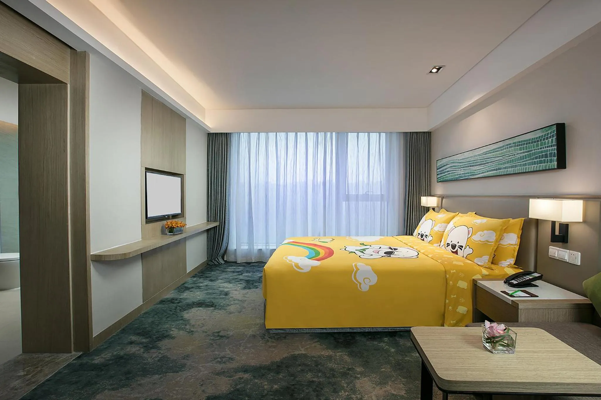 Photo of the whole room, Bed in Holiday Inn Hangzhou Gongshu by IHG