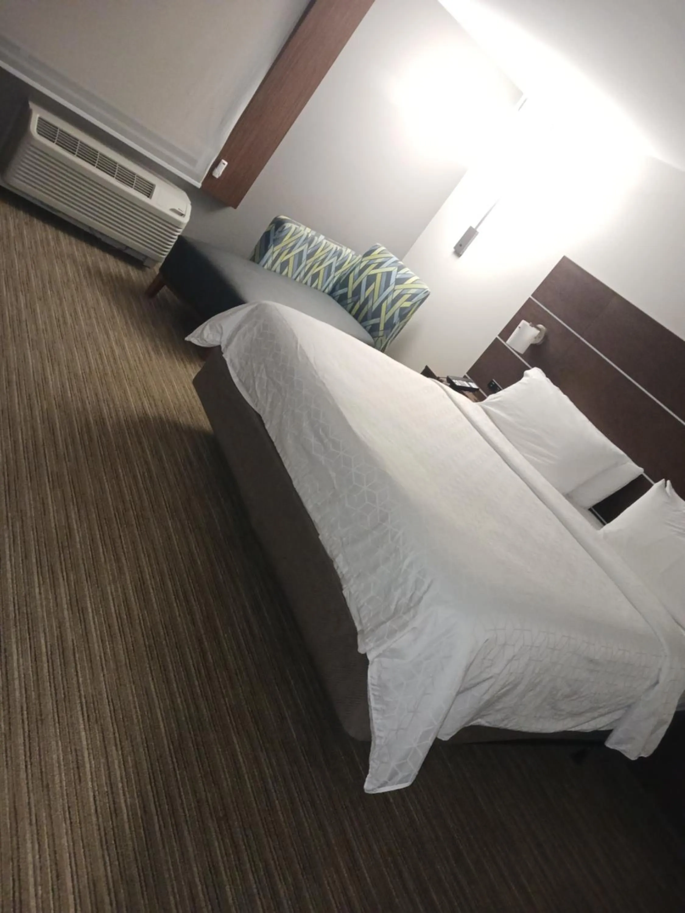 Bed in Holiday Inn Express & Suites Gainesville - Lake Lanier Area by IHG