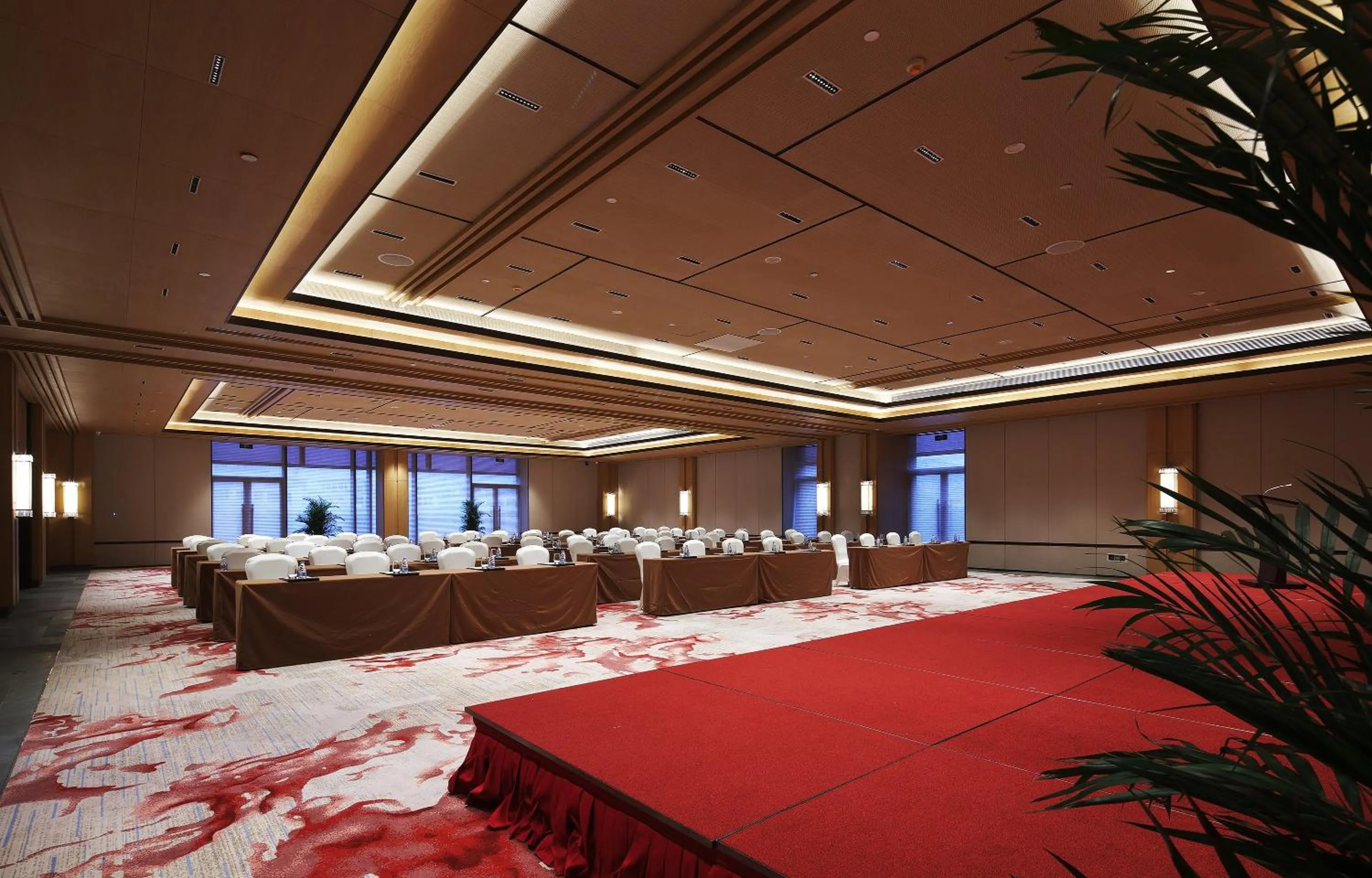 Meeting/conference room in Crowne Plaza Nanchang Wanli by IHG