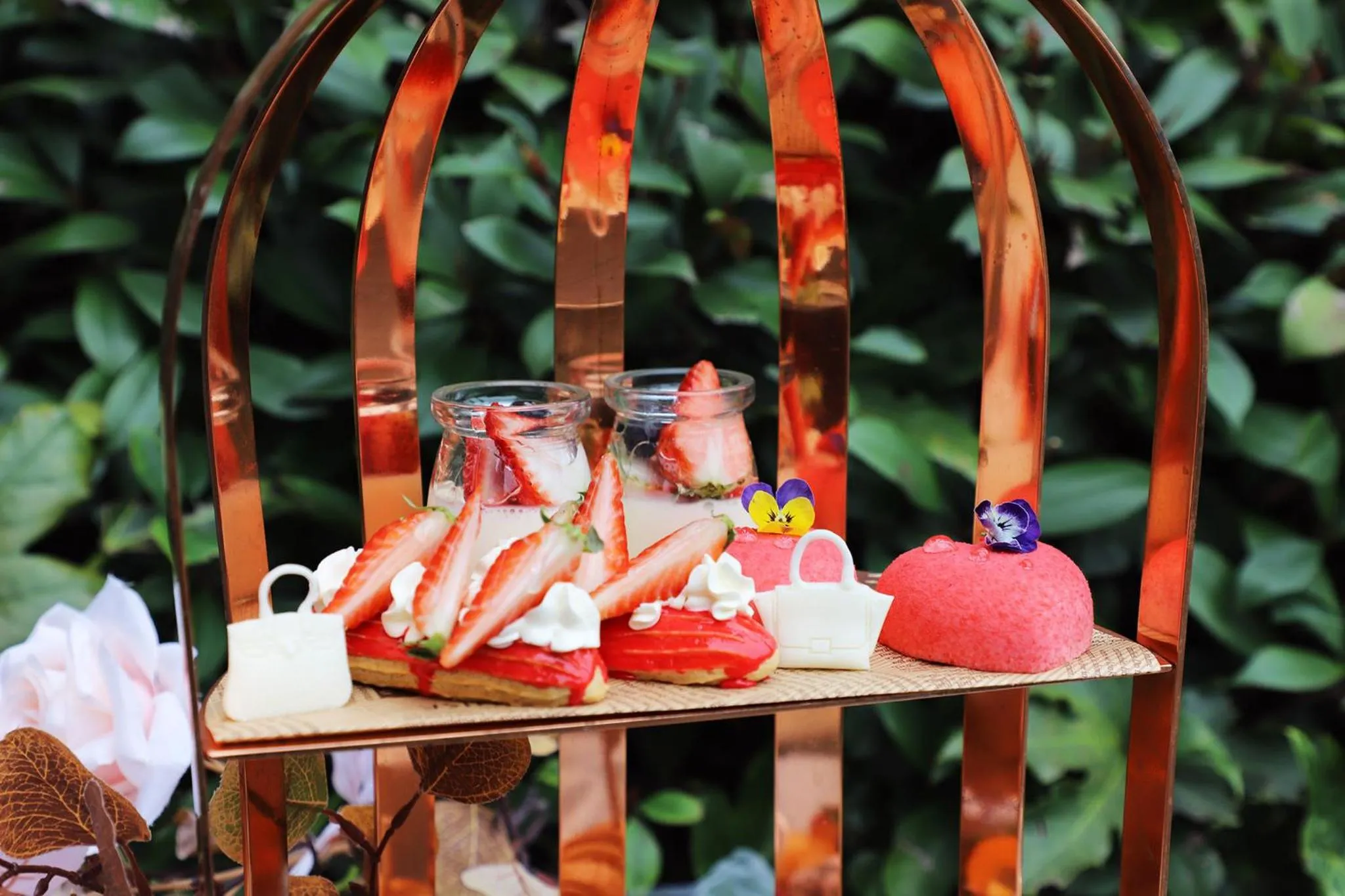 Lounge or bar in Crowne Plaza Nanchang Wanli by IHG