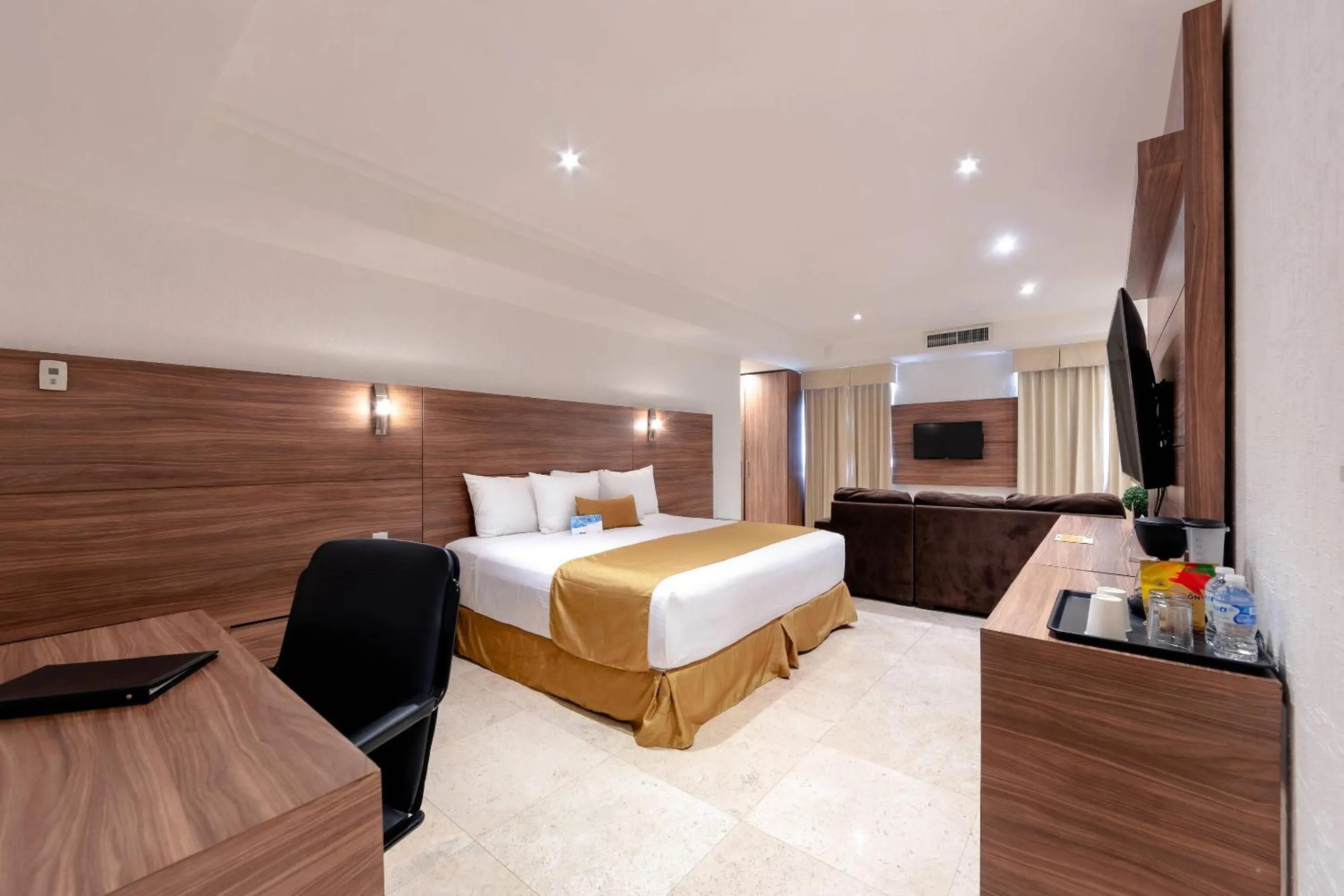 Bedroom, Bed in Comfort Inn Queretaro Tecnologico