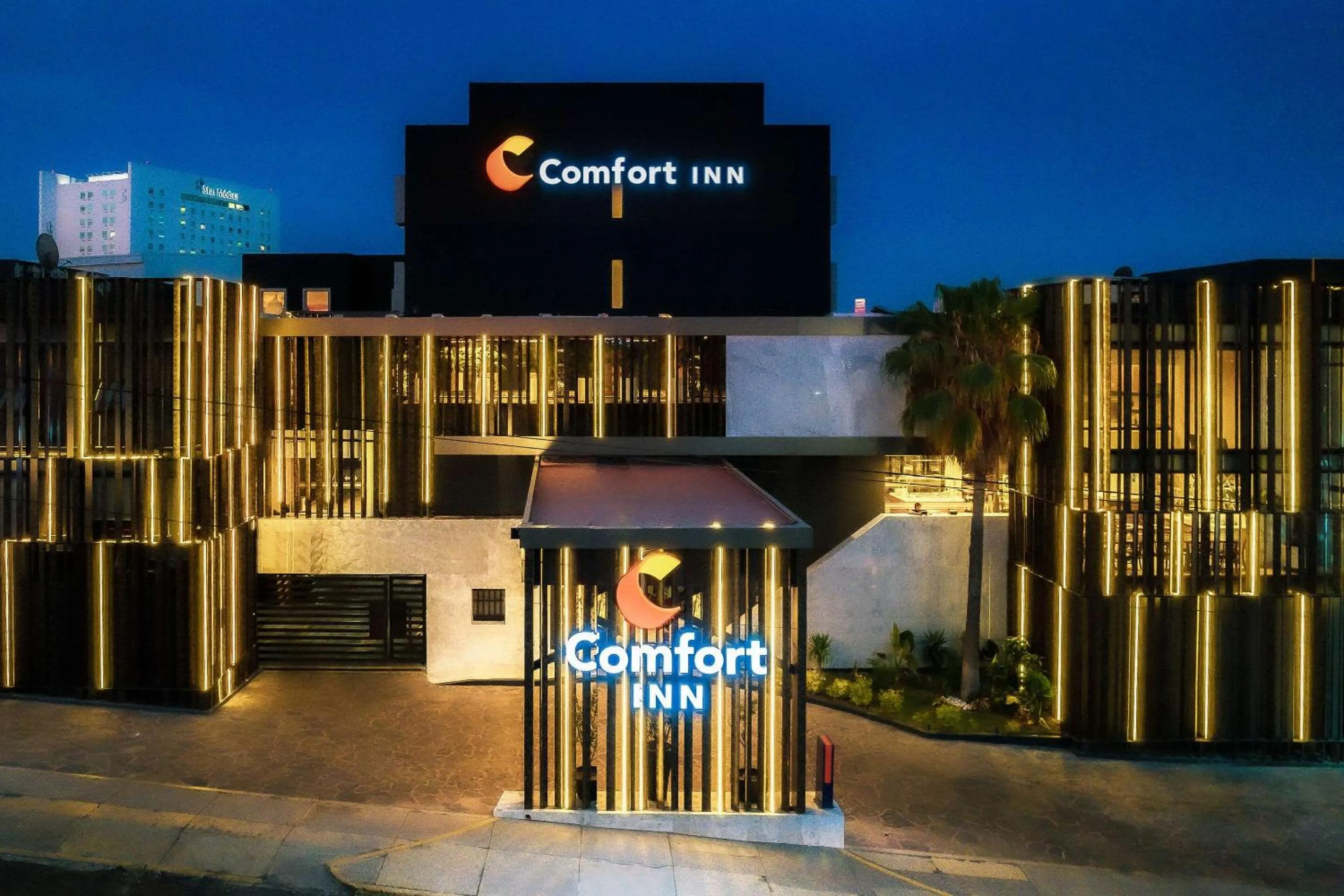Property building in Comfort Inn Queretaro Tecnologico