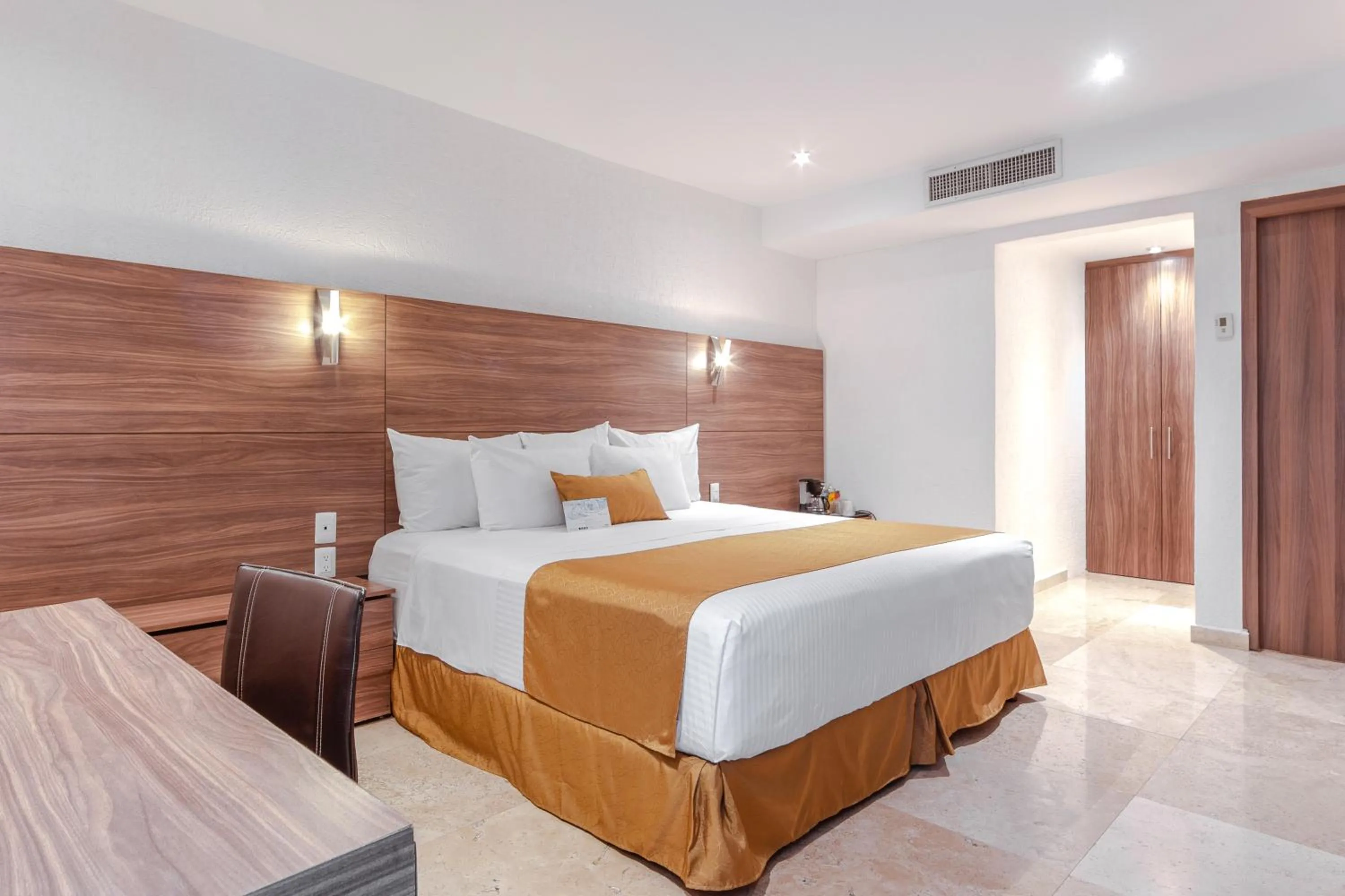 Bed in Comfort Inn Queretaro Tecnologico