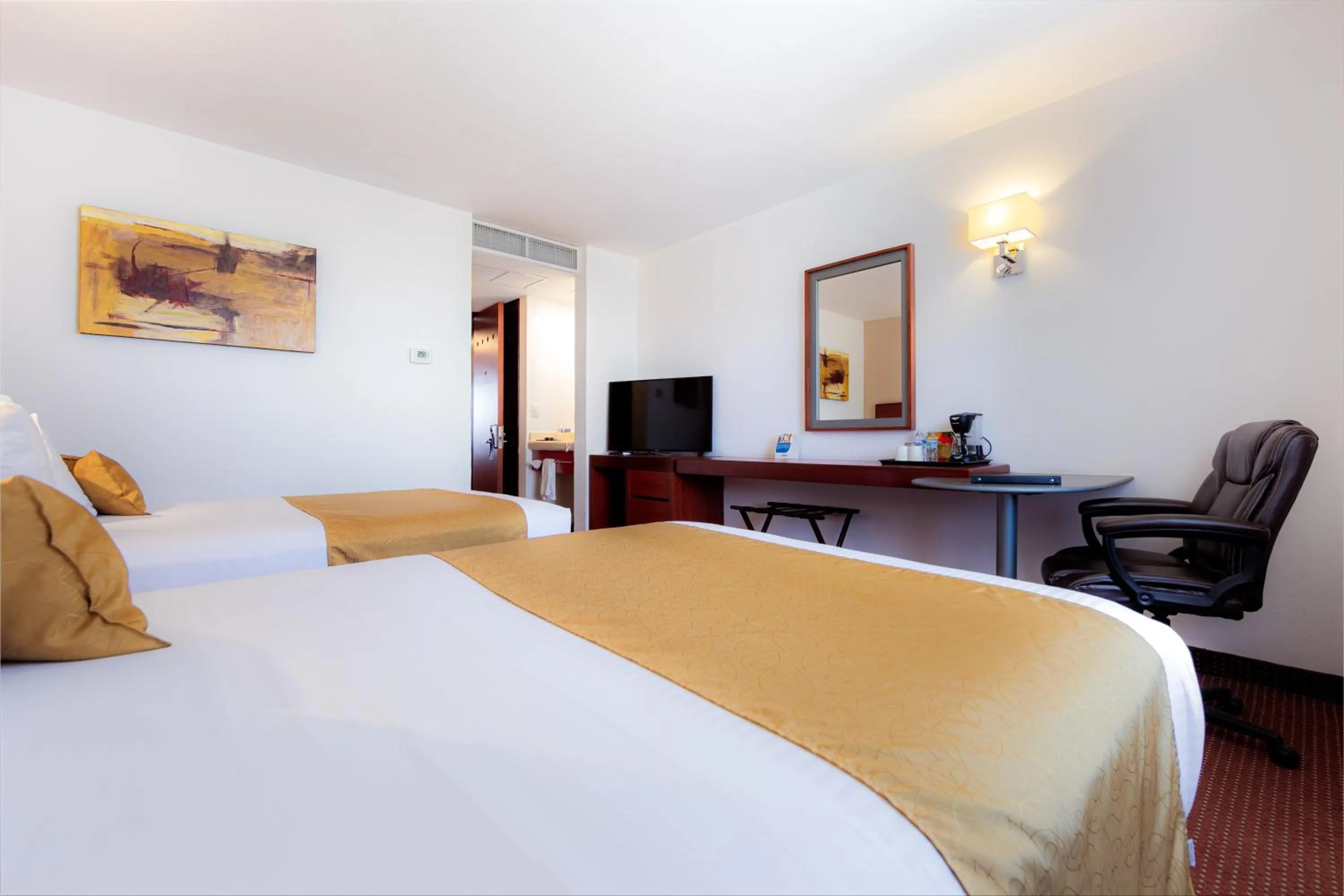 Bedroom, Bed in Comfort Inn Queretaro Tecnologico