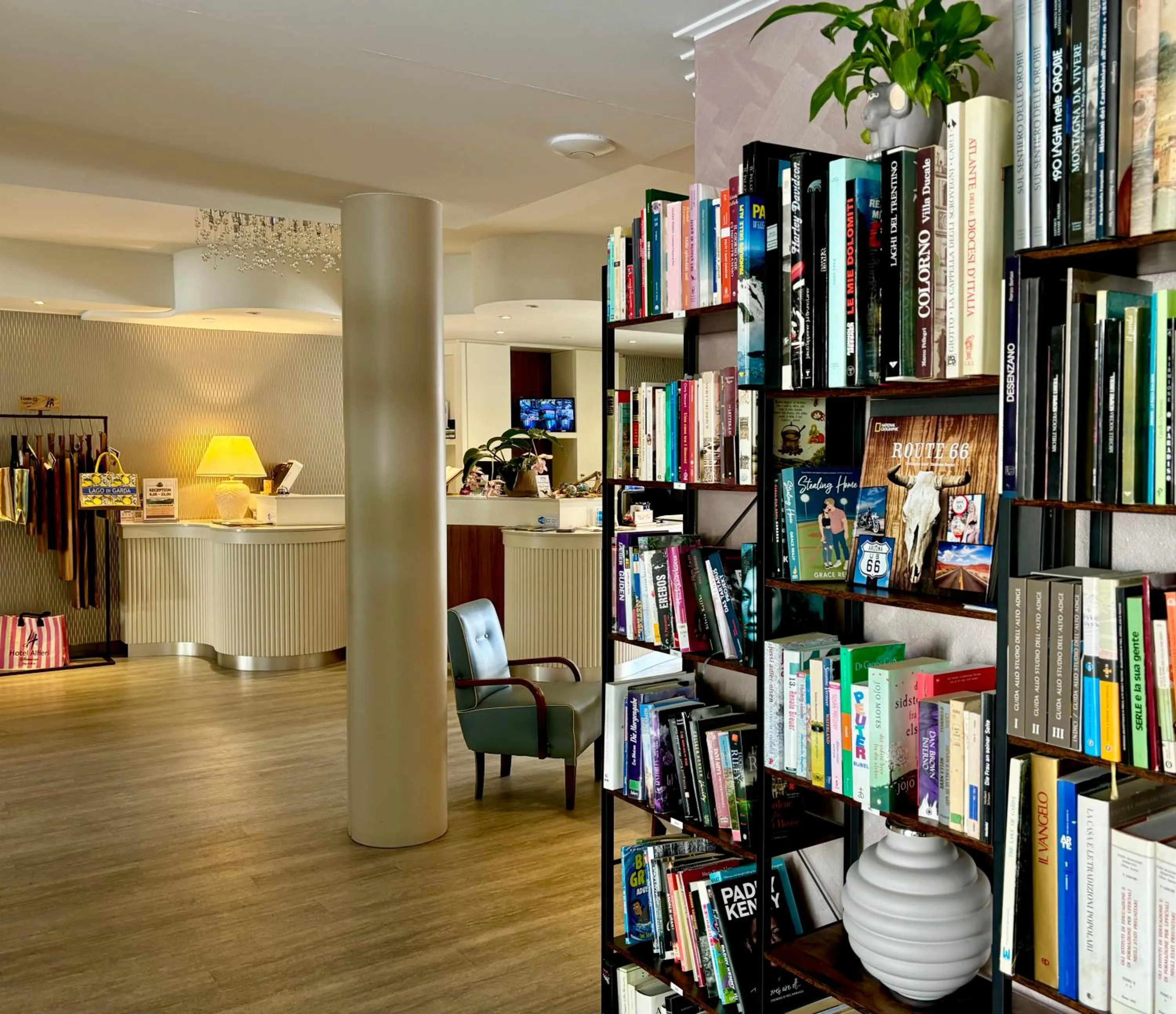 Lobby or reception in Hotel Alfieri