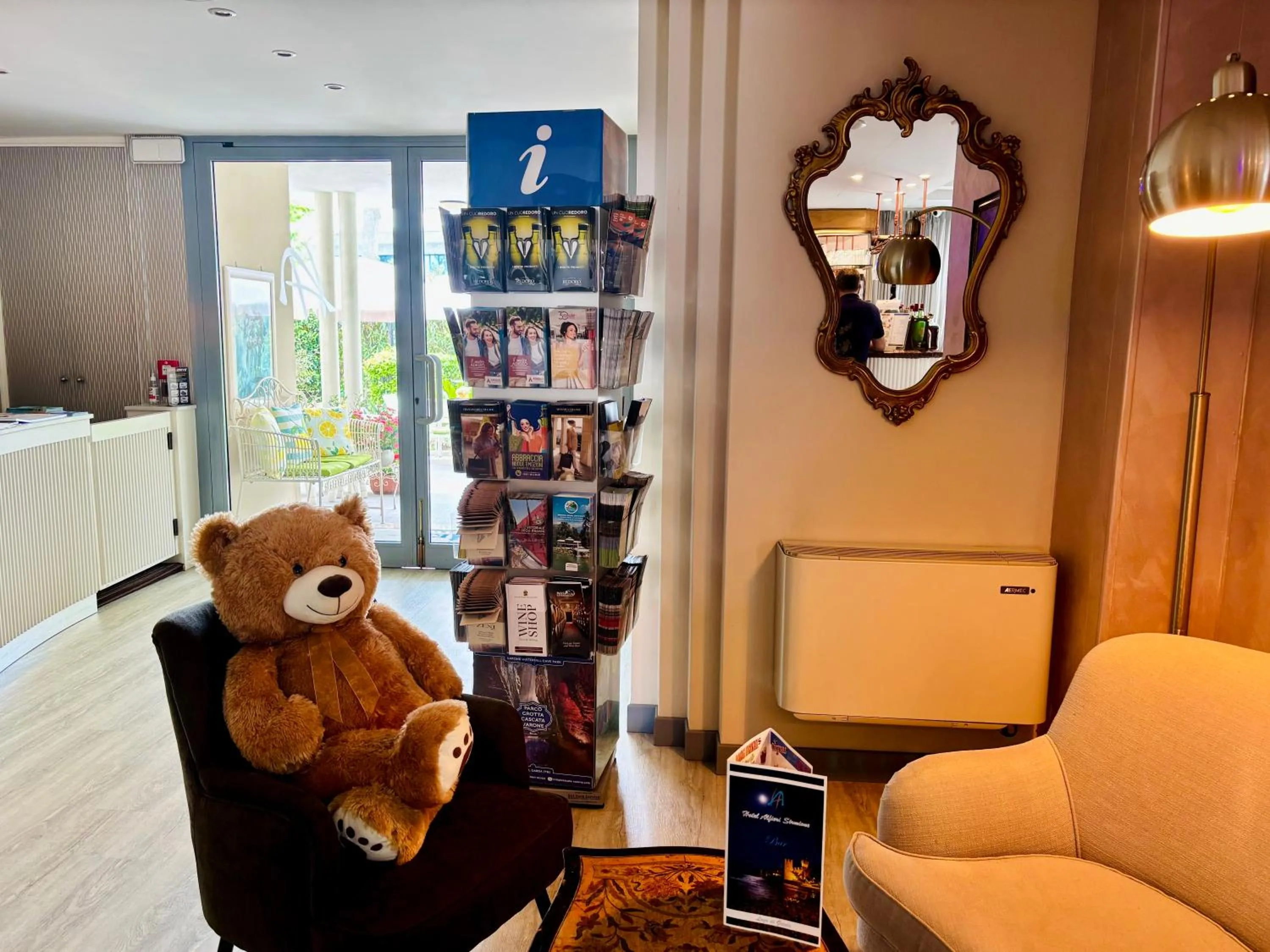 Library in Hotel Alfieri