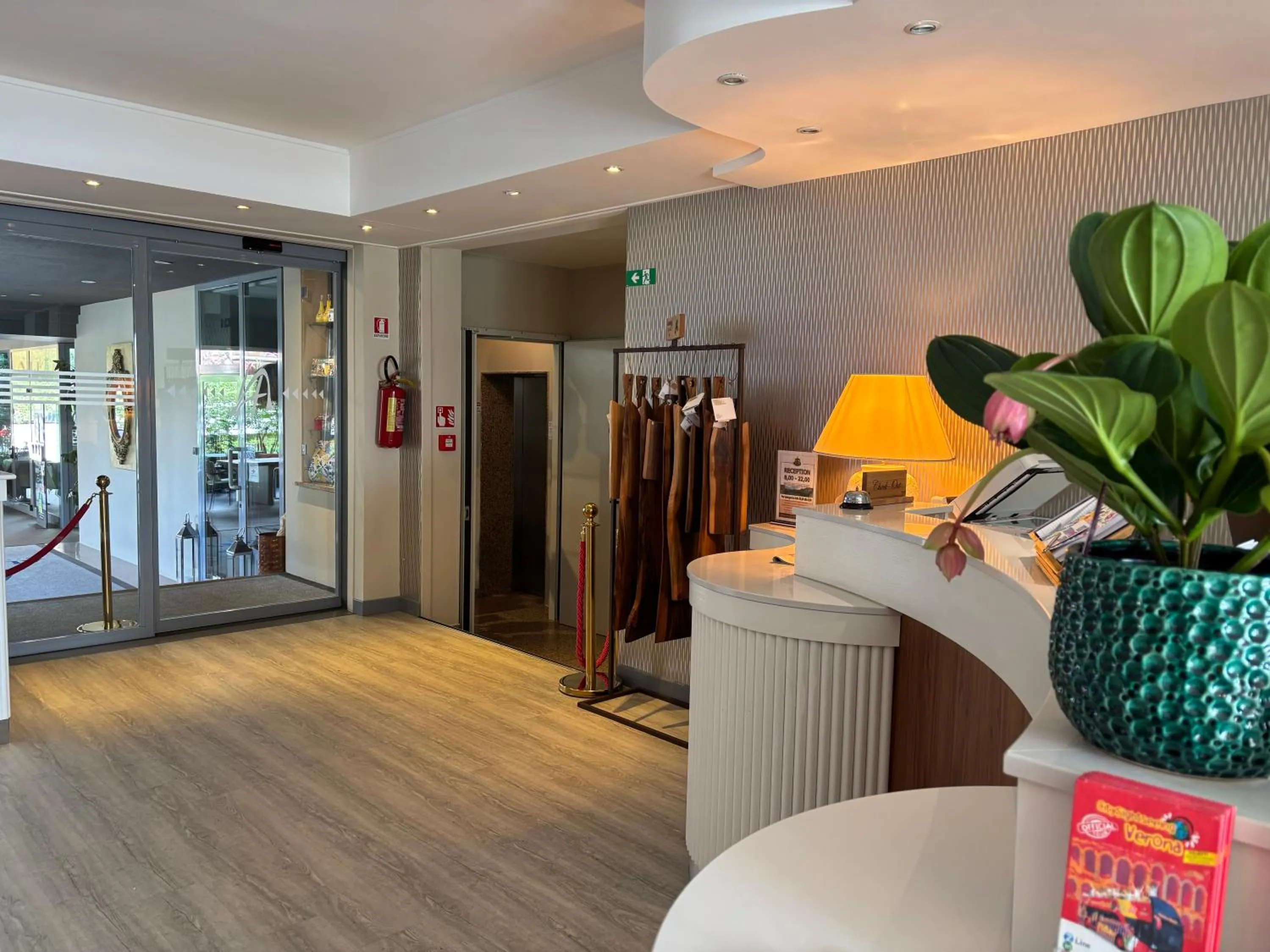 Lobby or reception in Hotel Alfieri