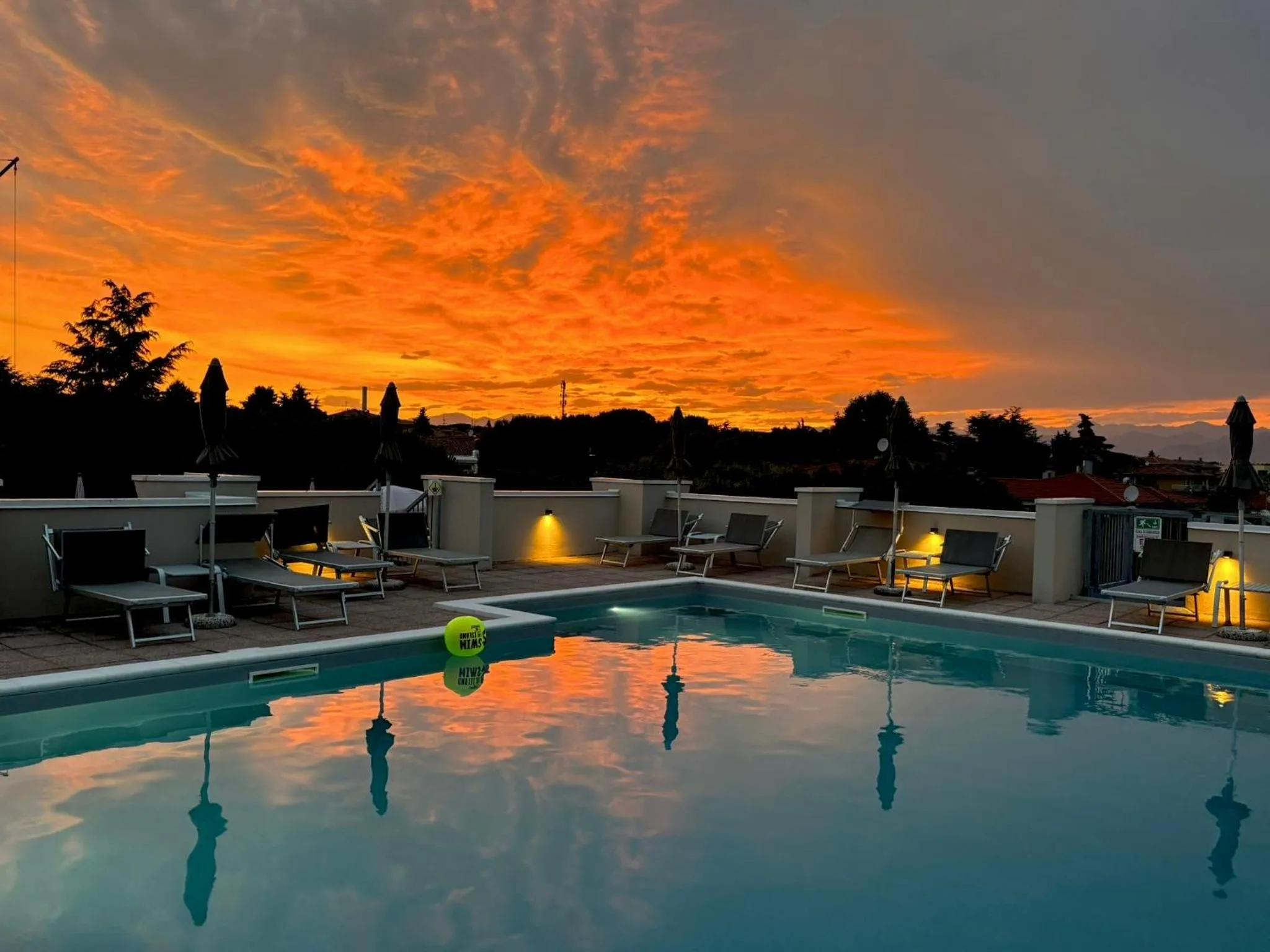 Swimming pool in Hotel Alfieri