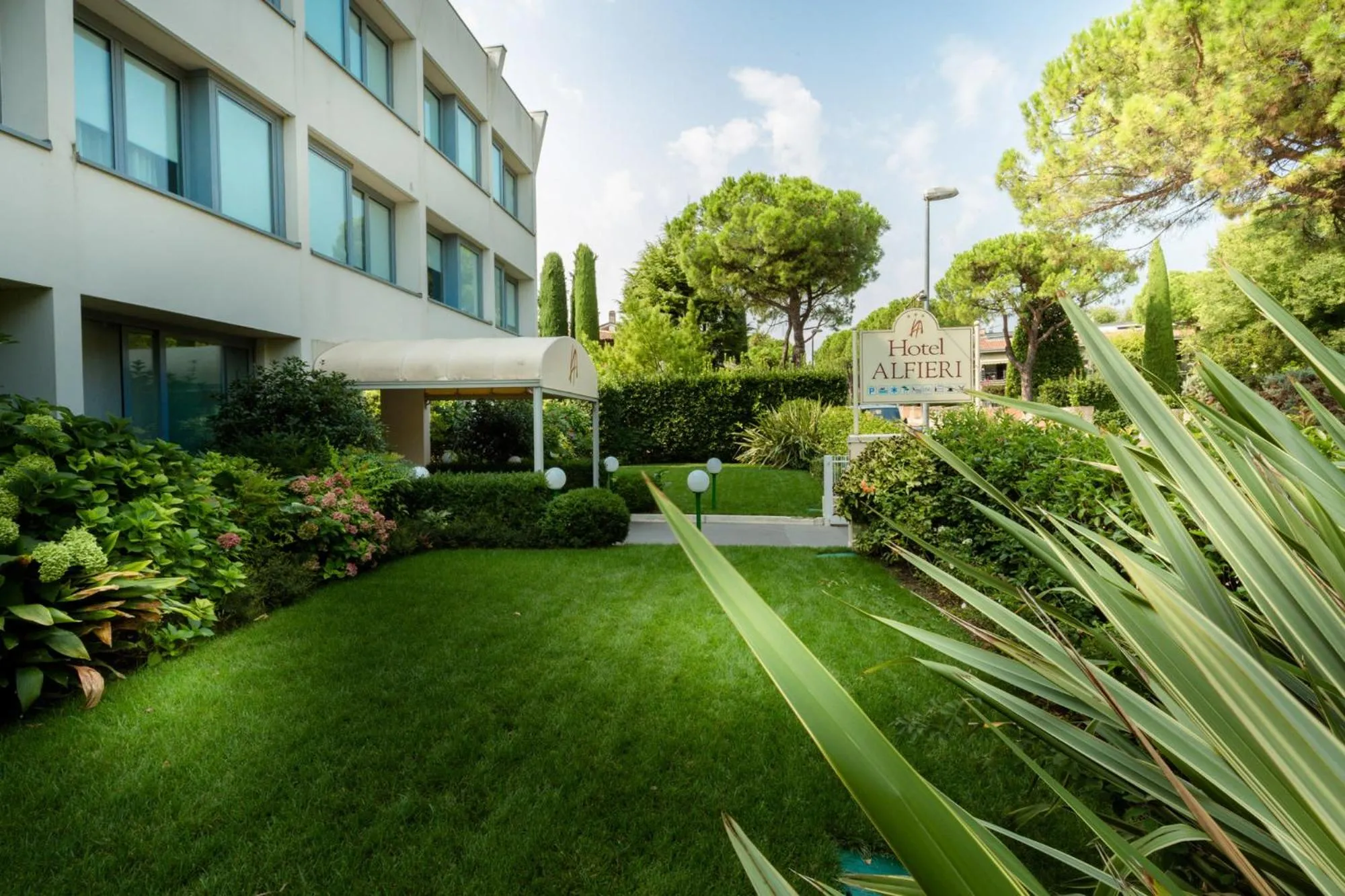 Garden in Hotel Alfieri